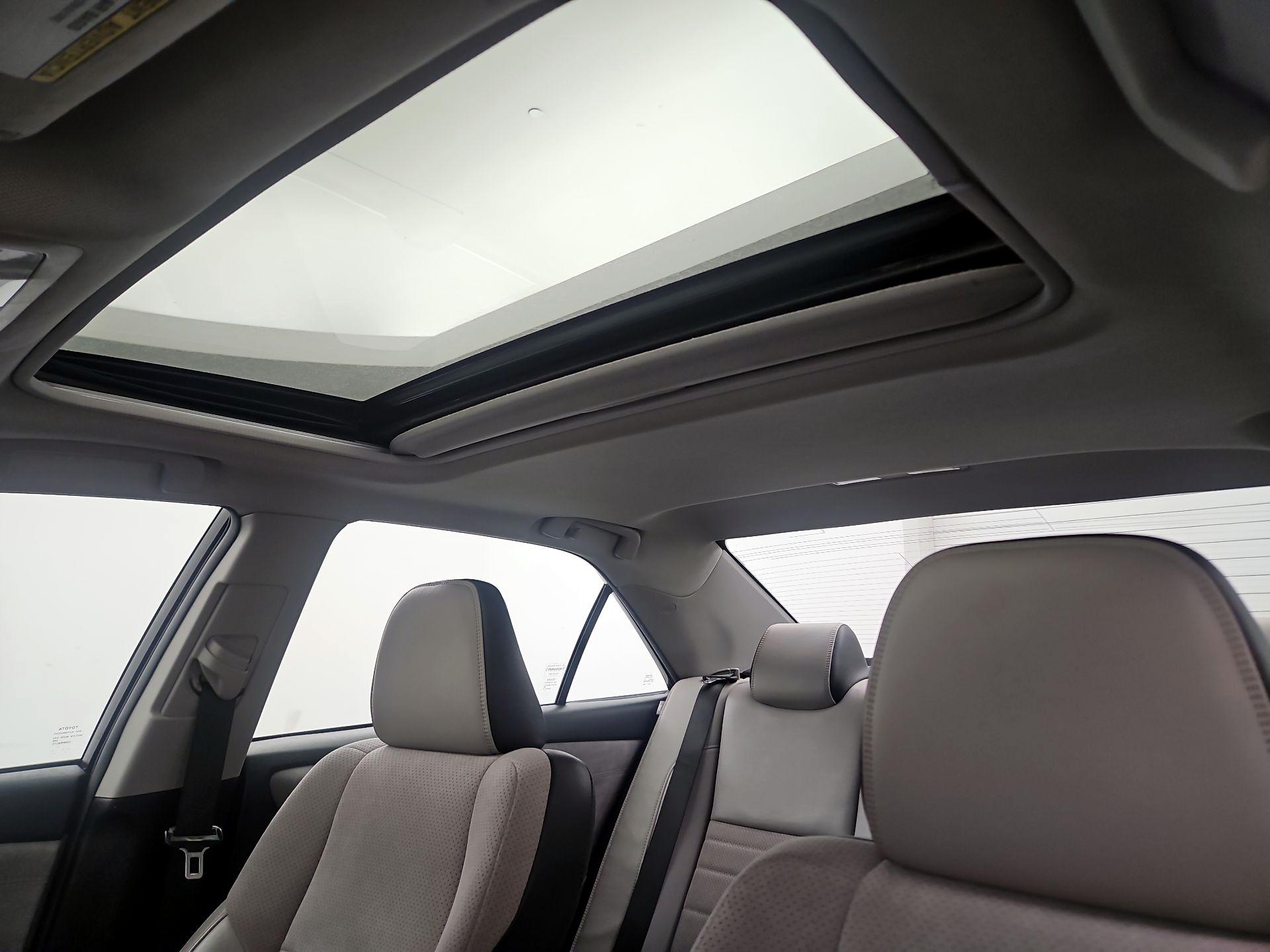 Thumbnail: 2015 Toyota Camry - 18