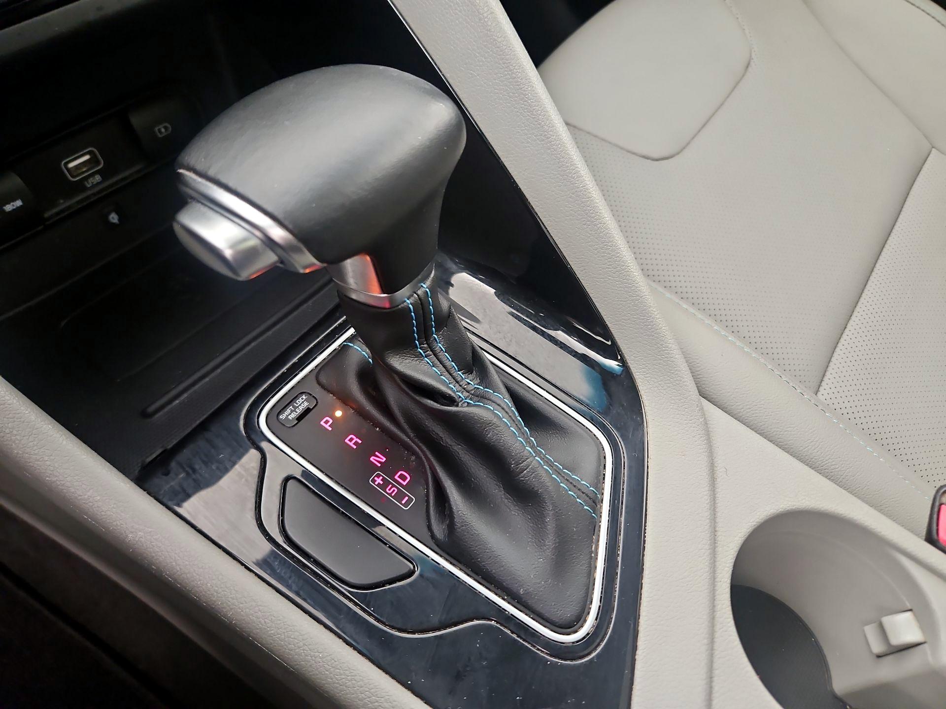 Thumbnail: 2022 Kia Niro - 17