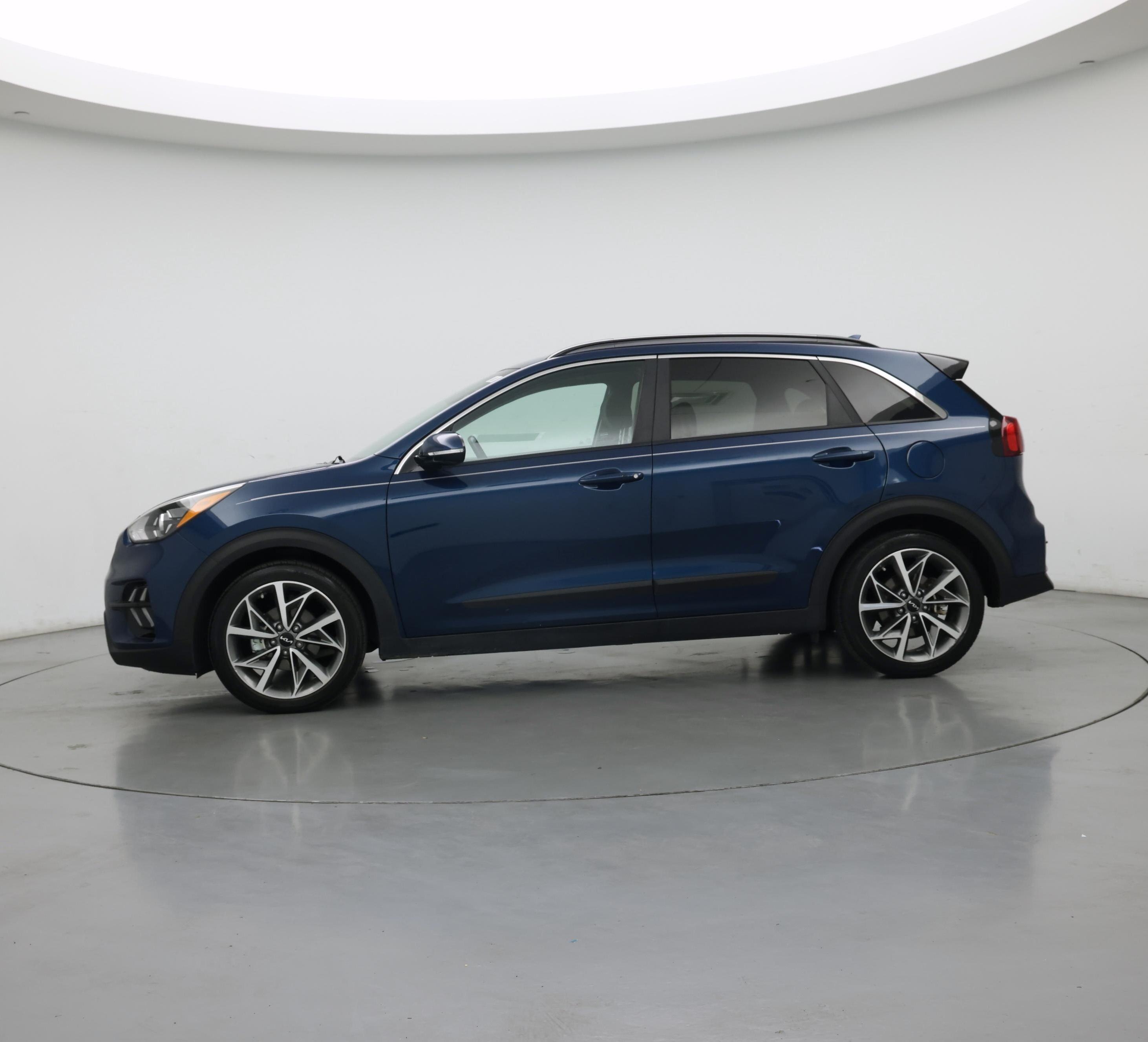 Thumbnail: 2022 Kia Niro - 3