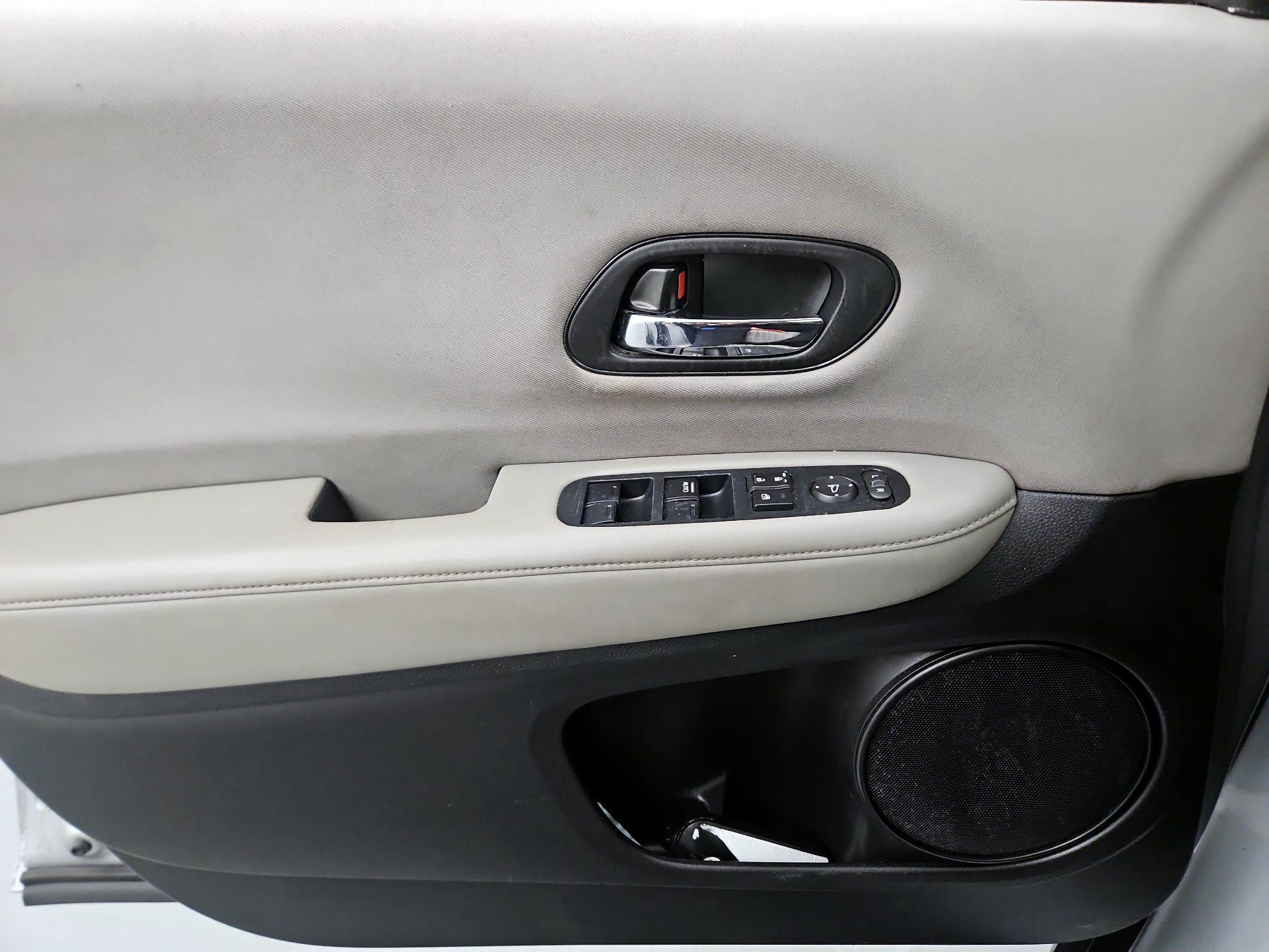 Thumbnail: 2018 Honda HR-V - 12