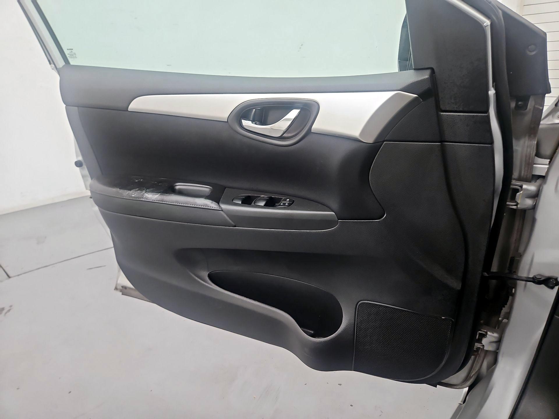 Thumbnail: 2018 Nissan Sentra - 10