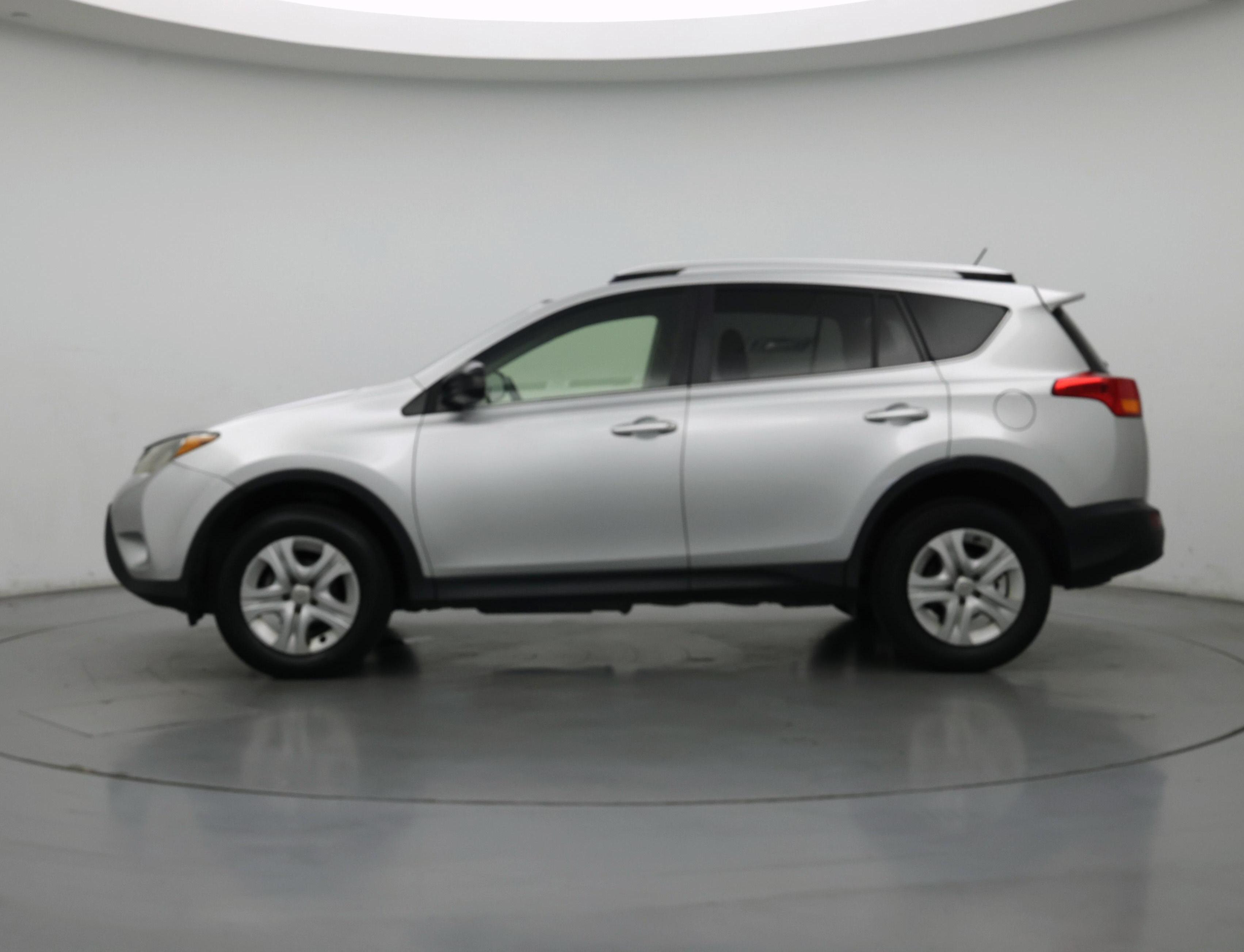 Thumbnail: 2015 Toyota RAV4 - 3