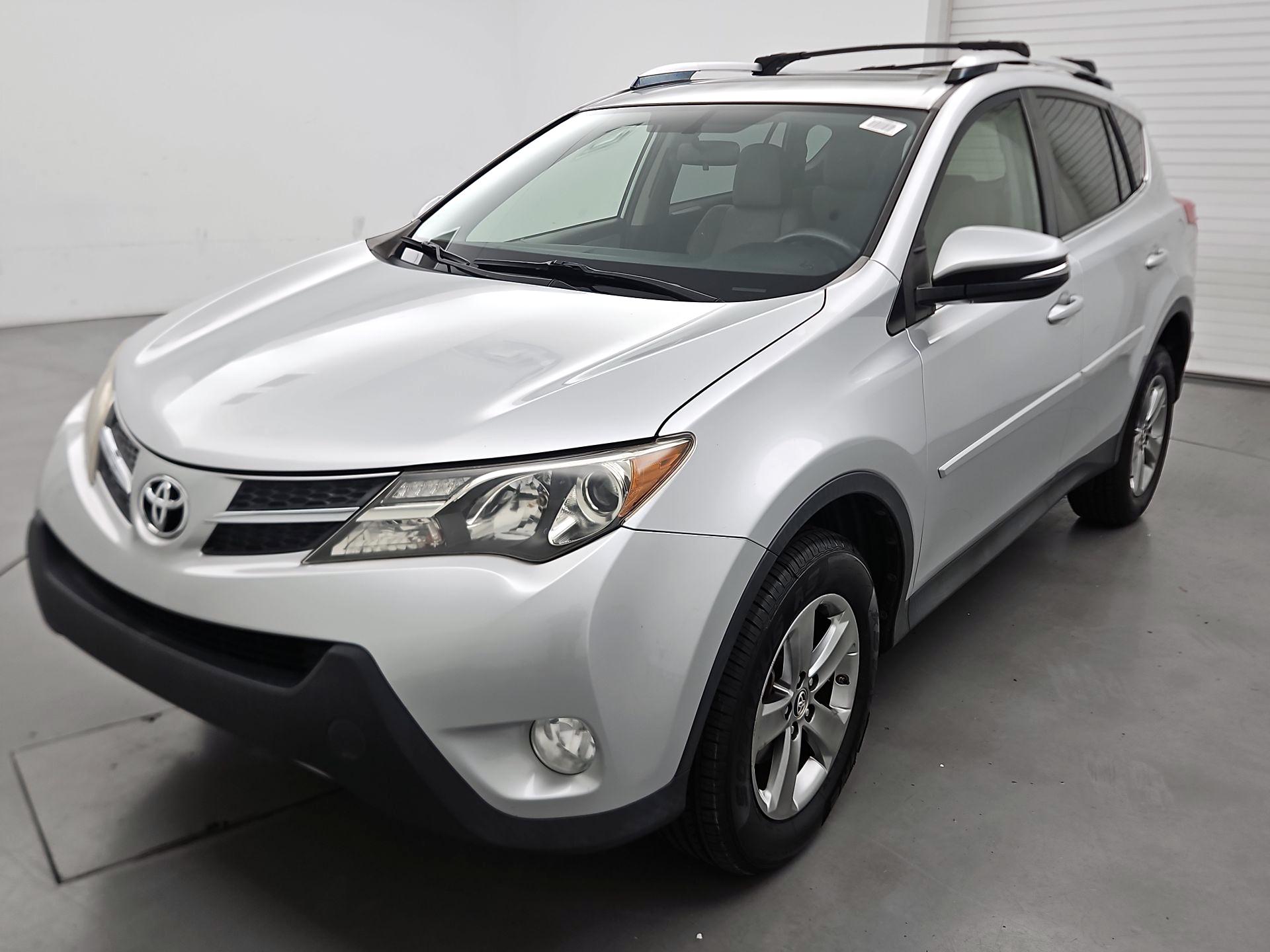 Thumbnail: 2015 Toyota RAV4 - 3