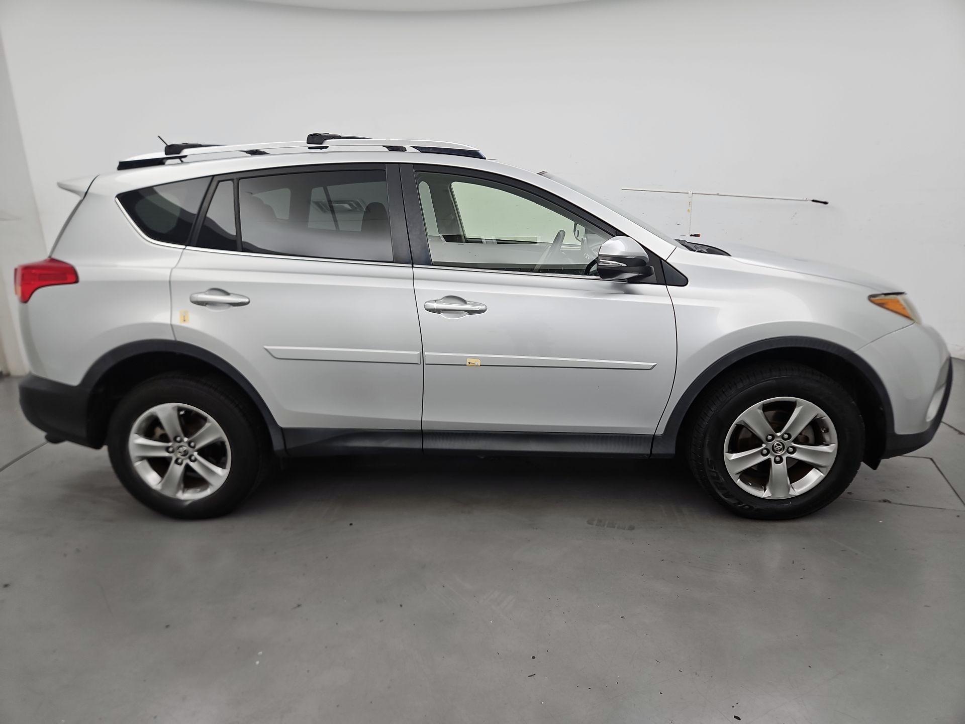 Thumbnail: 2015 Toyota RAV4 - 4