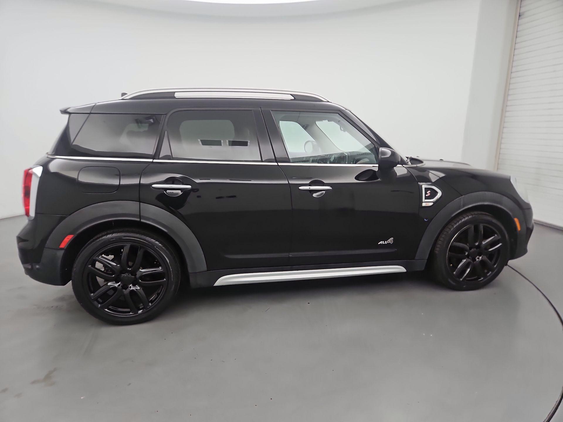 Thumbnail: 2017 MINI Cooper Countryman - 4