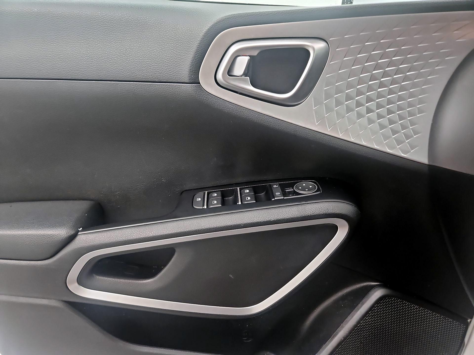 Thumbnail: 2023 Kia Soul - 12
