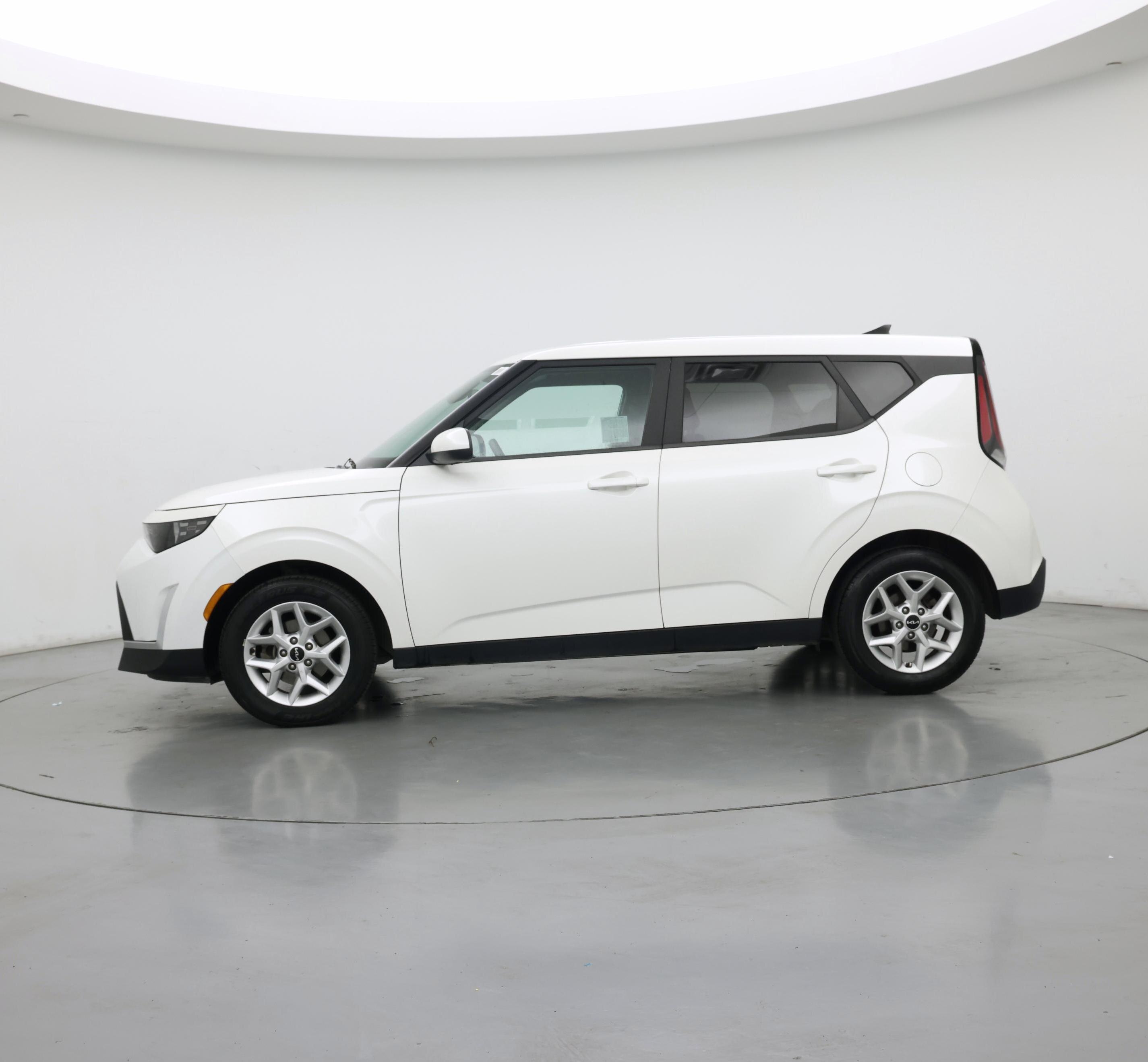 Thumbnail: 2023 Kia Soul - 3