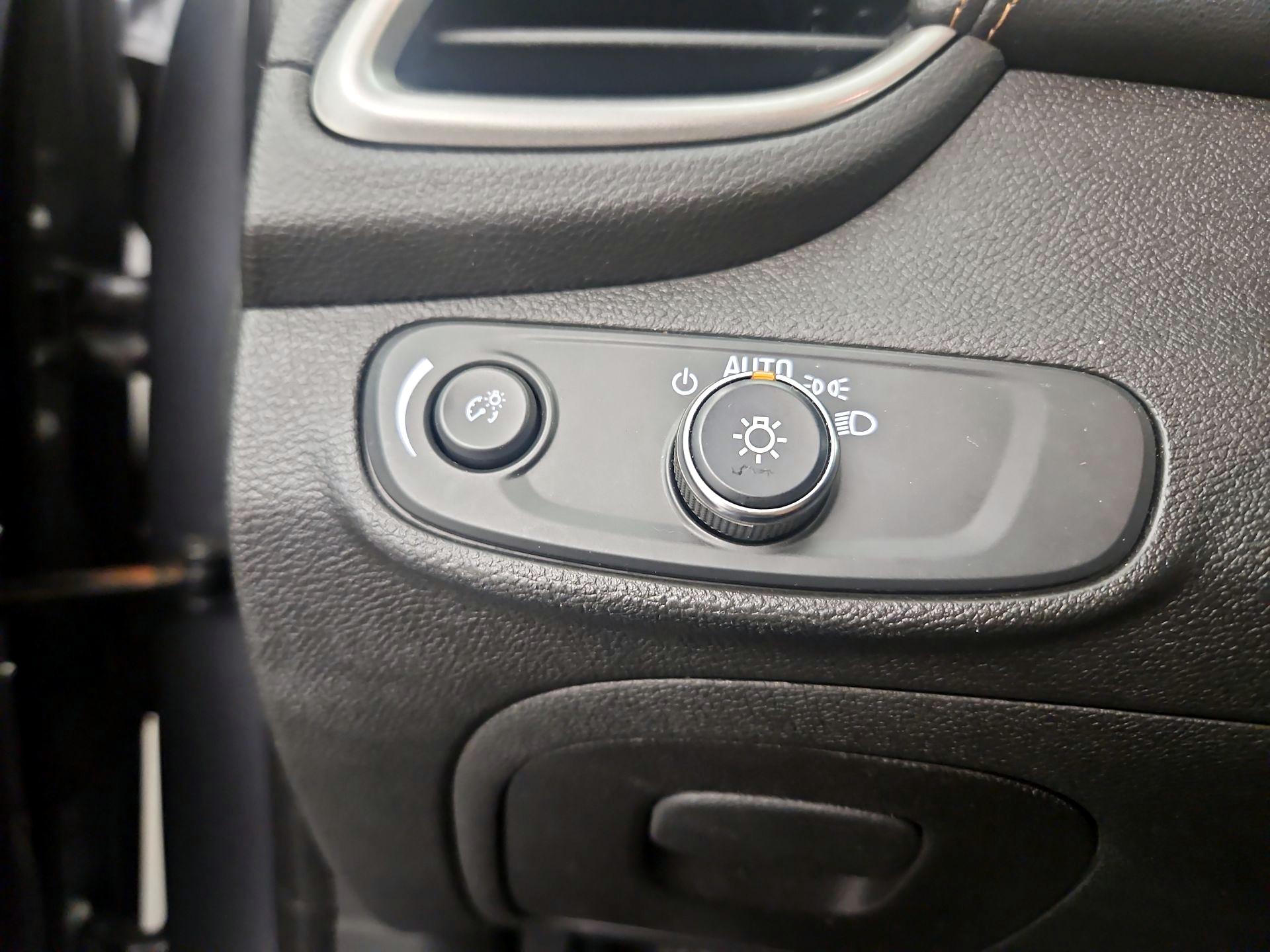 Thumbnail: 2020 Chevrolet Trax - 13