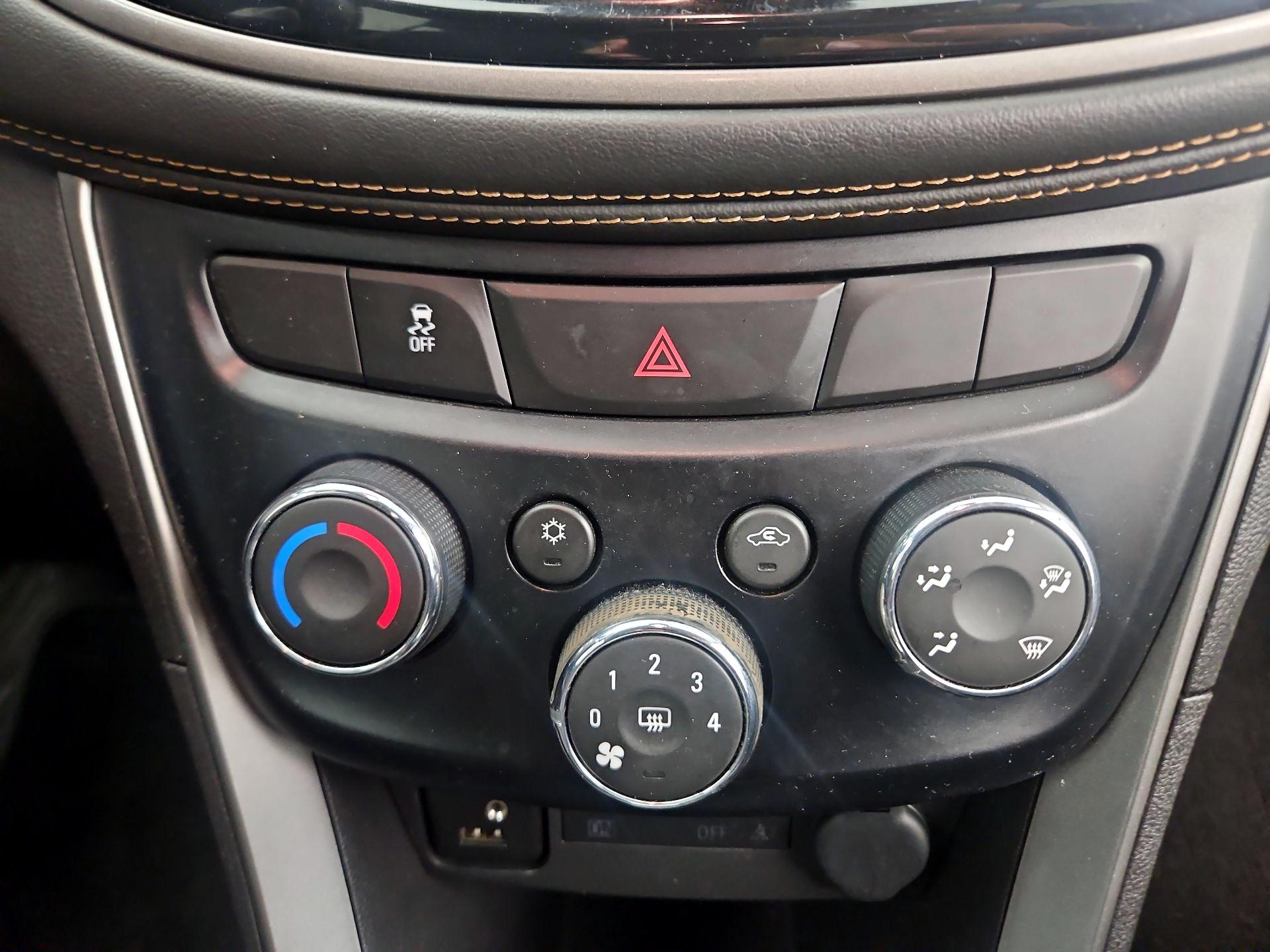 Thumbnail: 2020 Chevrolet Trax - 16