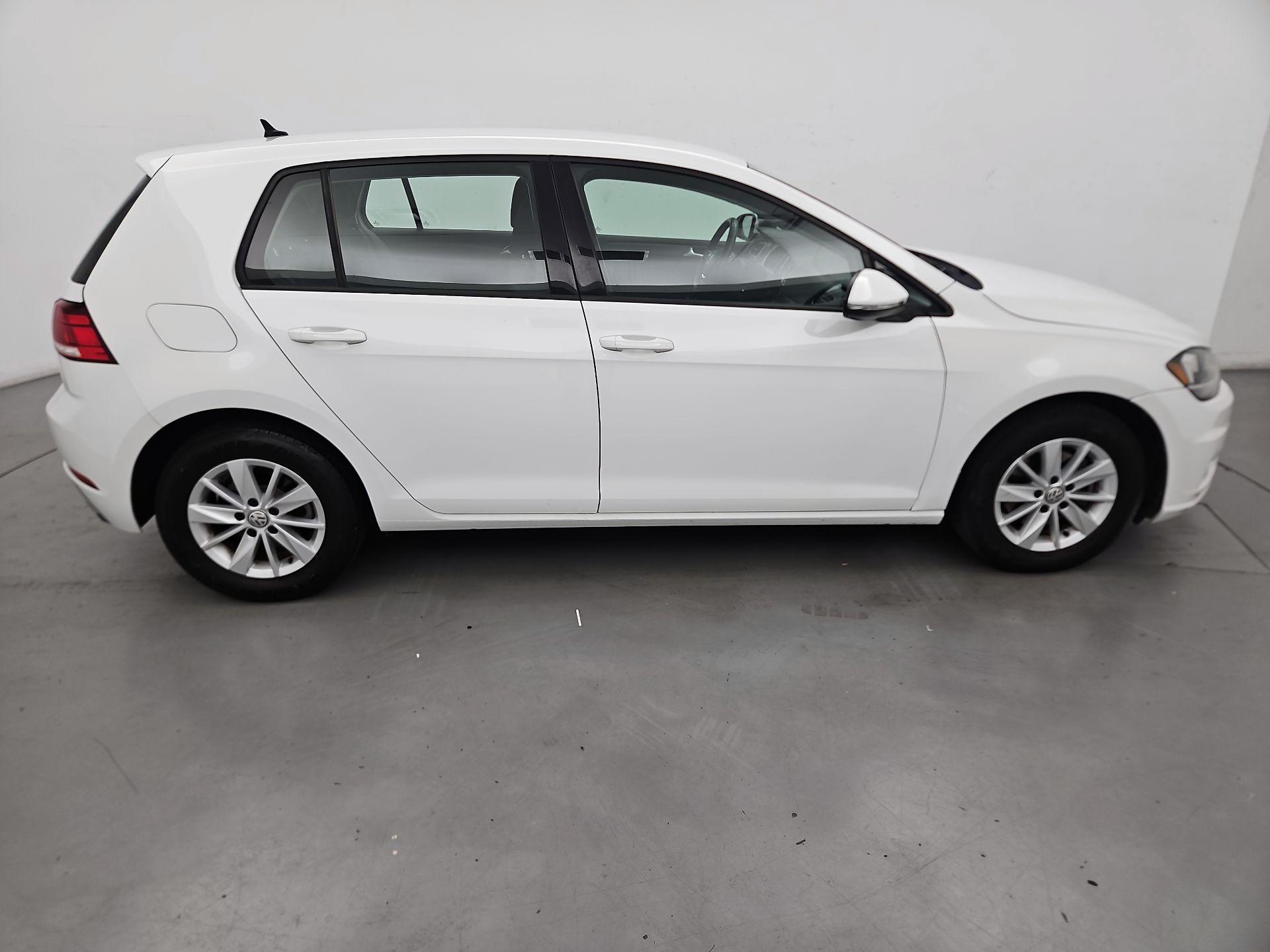 Thumbnail: 2019 Volkswagen Golf - 4