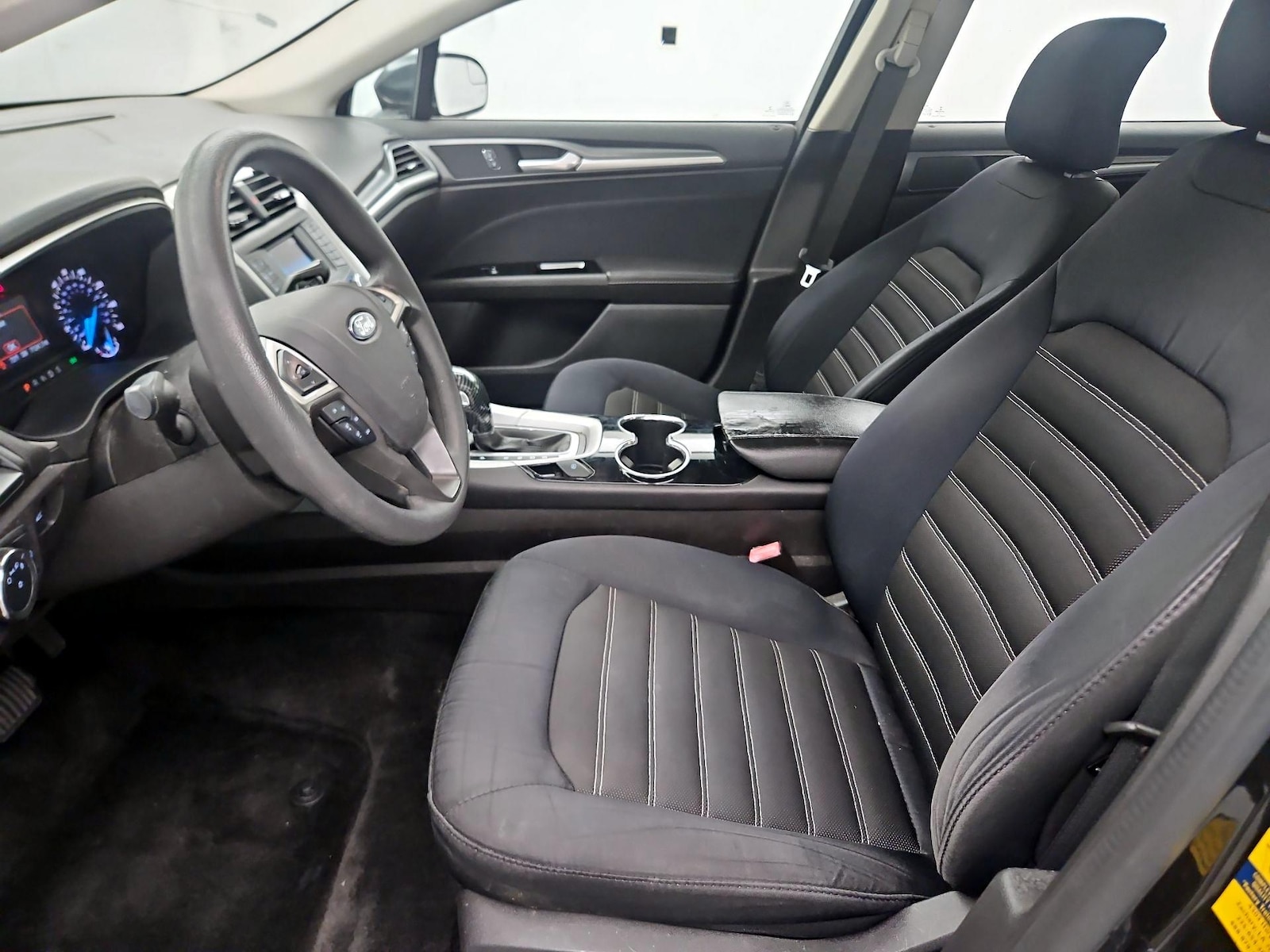 2015 Ford Fusion SE - Photo 10