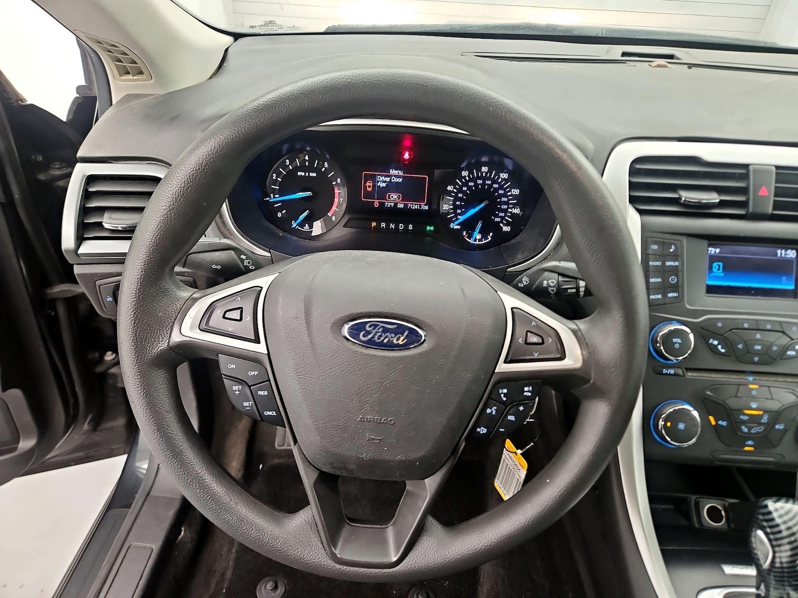 2015 Ford Fusion SE - Photo 9