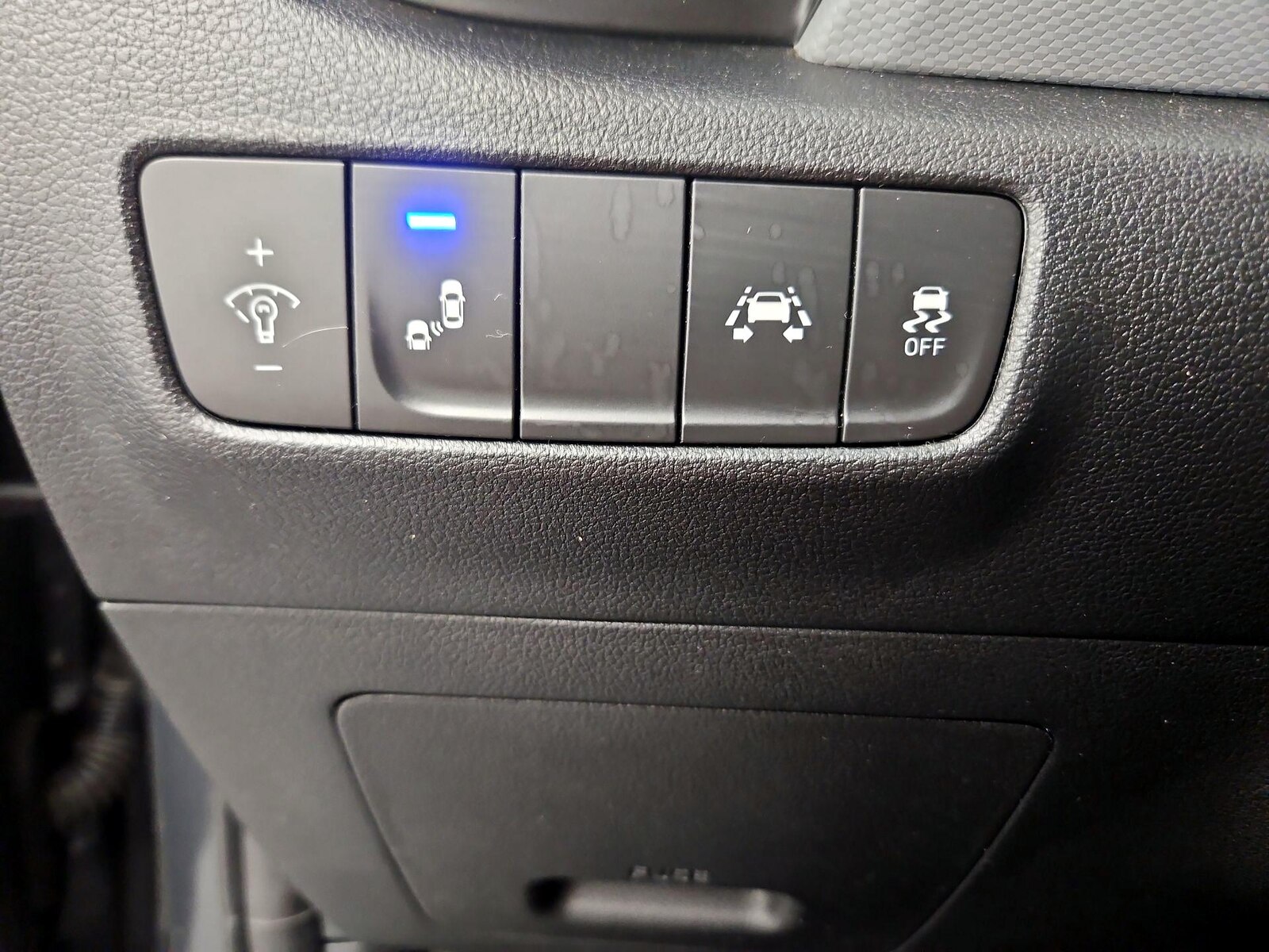 2020 Hyundai Kona SEL Plus - Photo 13