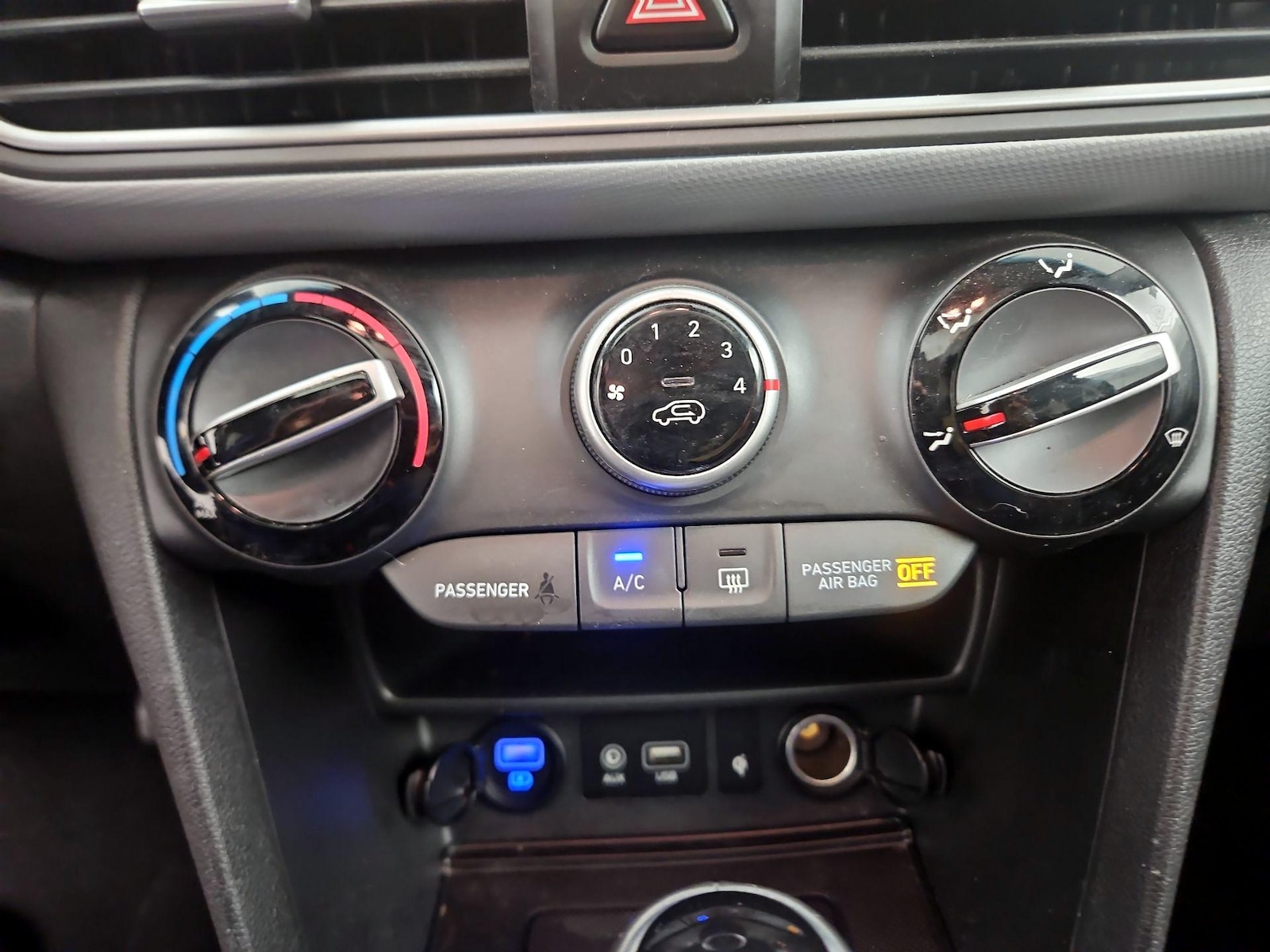 2020 Hyundai Kona SEL Plus - Photo 16