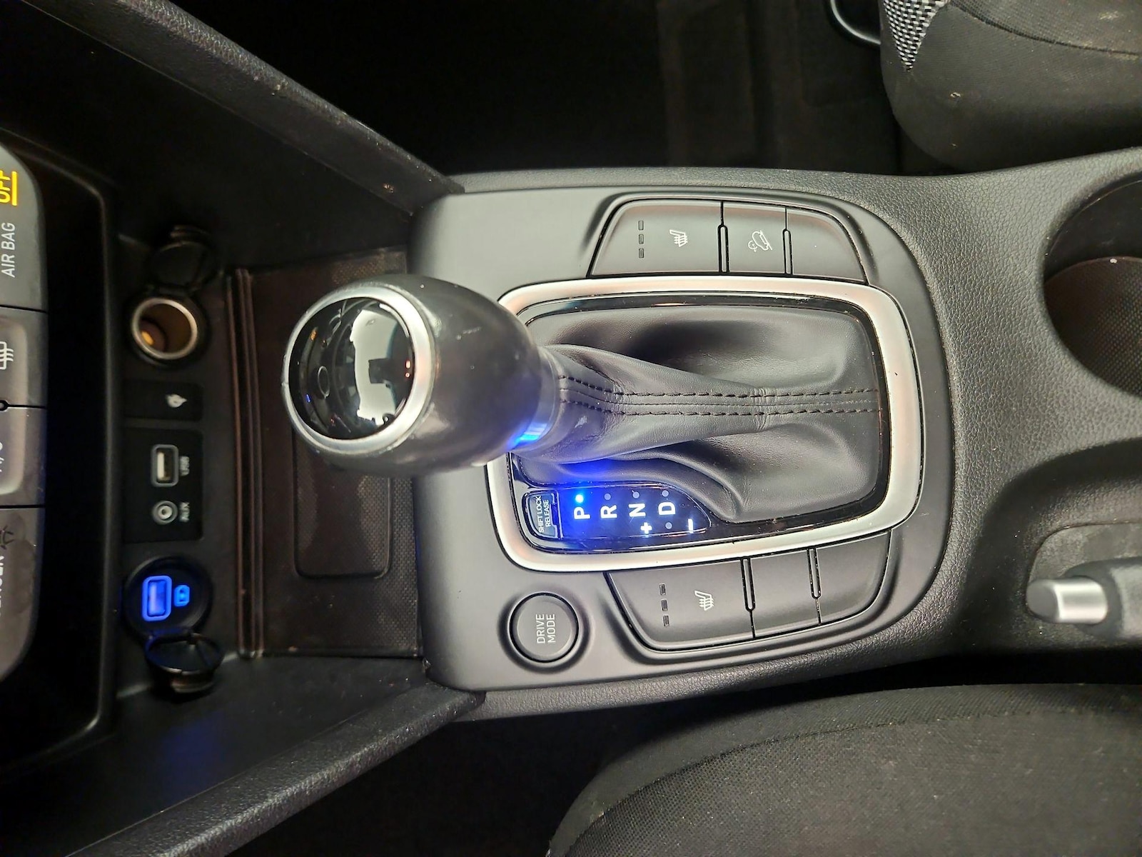2020 Hyundai Kona SEL Plus - Photo 17