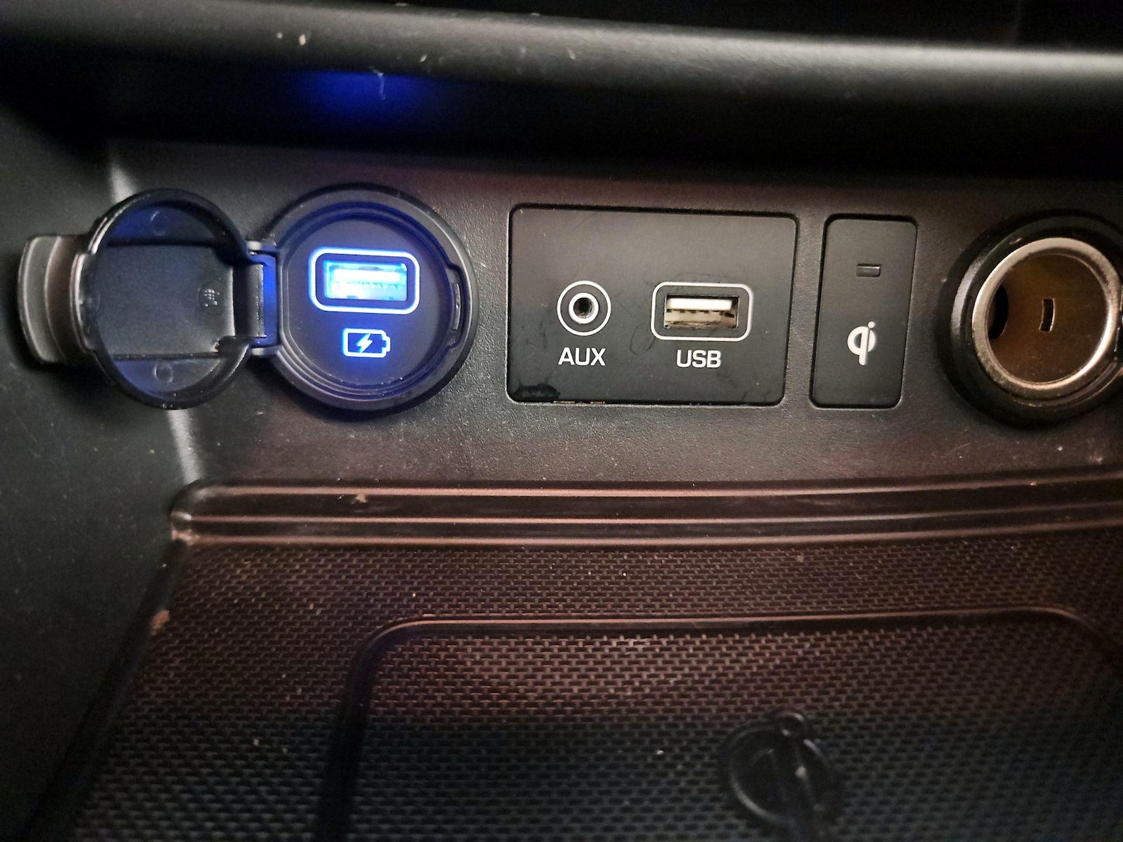 2020 Hyundai Kona SEL Plus - Photo 18