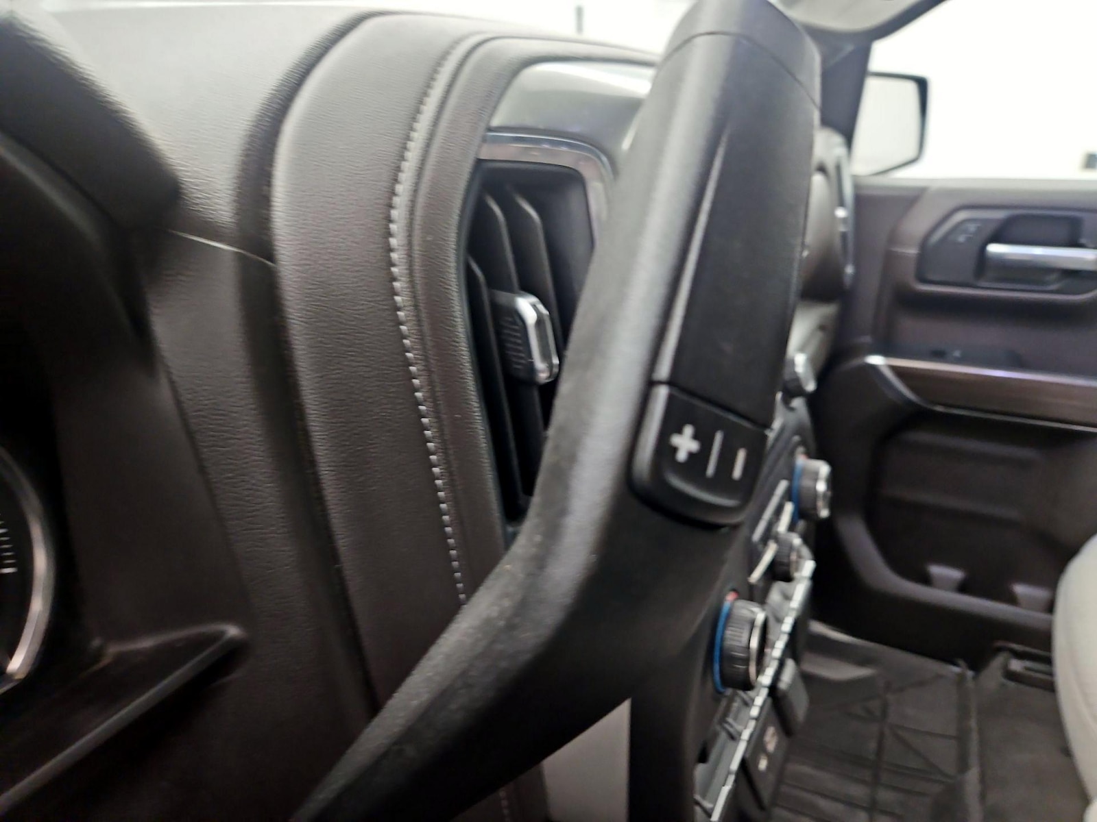 2021 Chevrolet Silverado 1500 LT - Photo 16