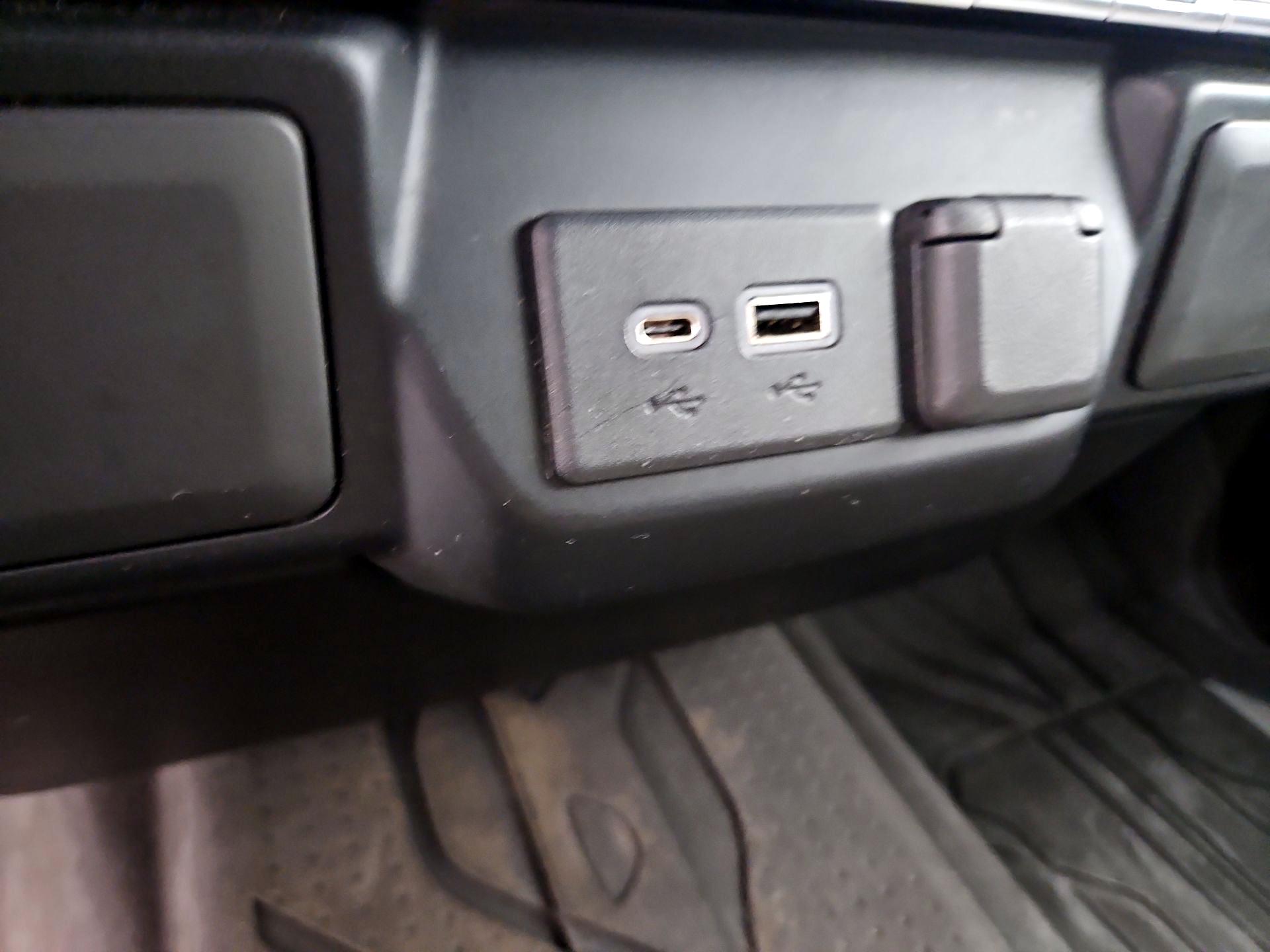 Thumbnail: 2021 Chevrolet Silverado 1500 - 16