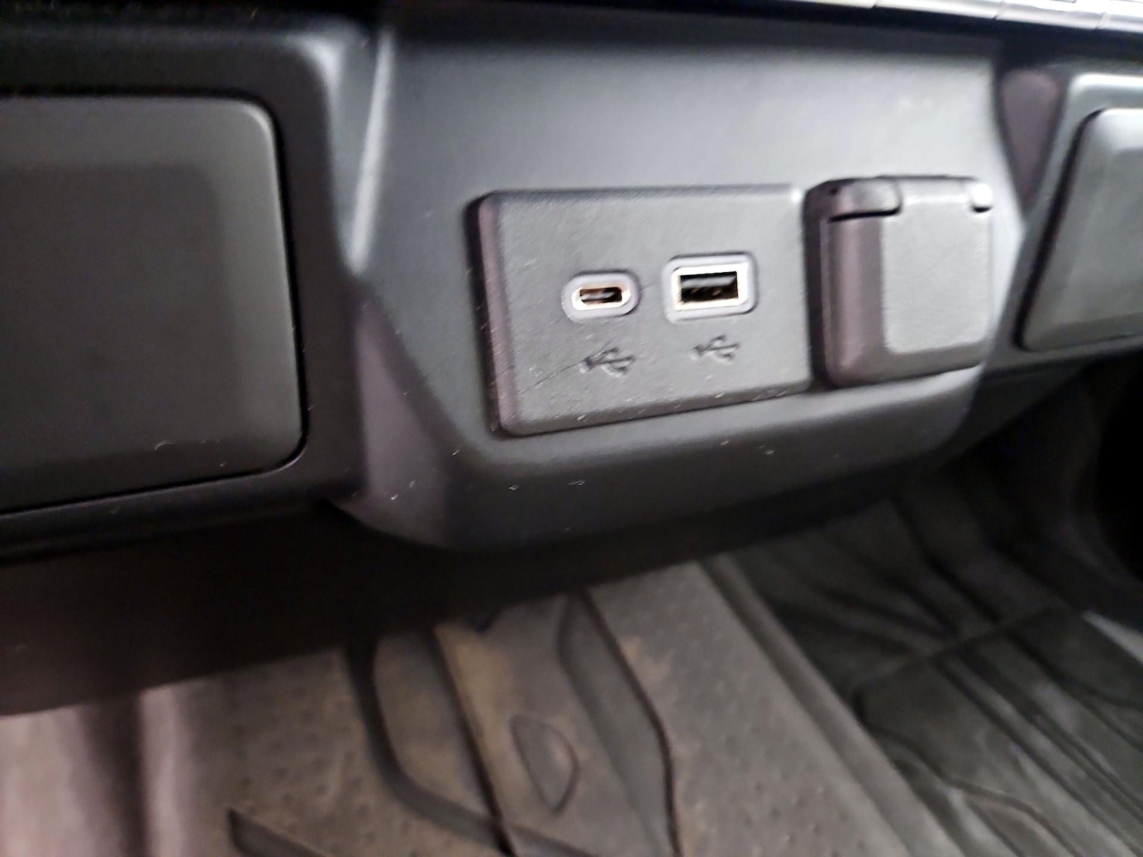 2021 Chevrolet Silverado 1500 LT - Photo 17