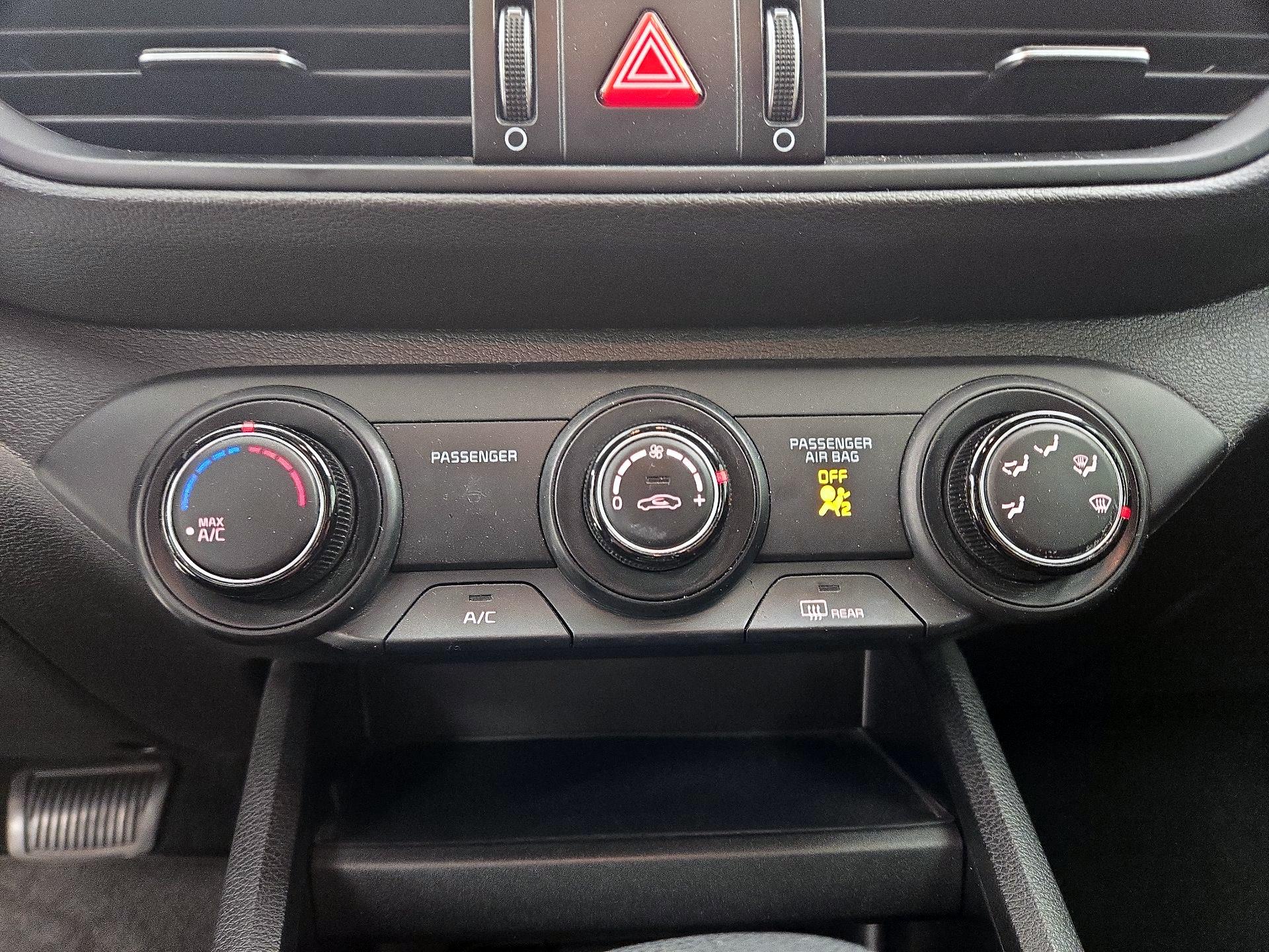 Thumbnail: 2020 Kia Forte - 16