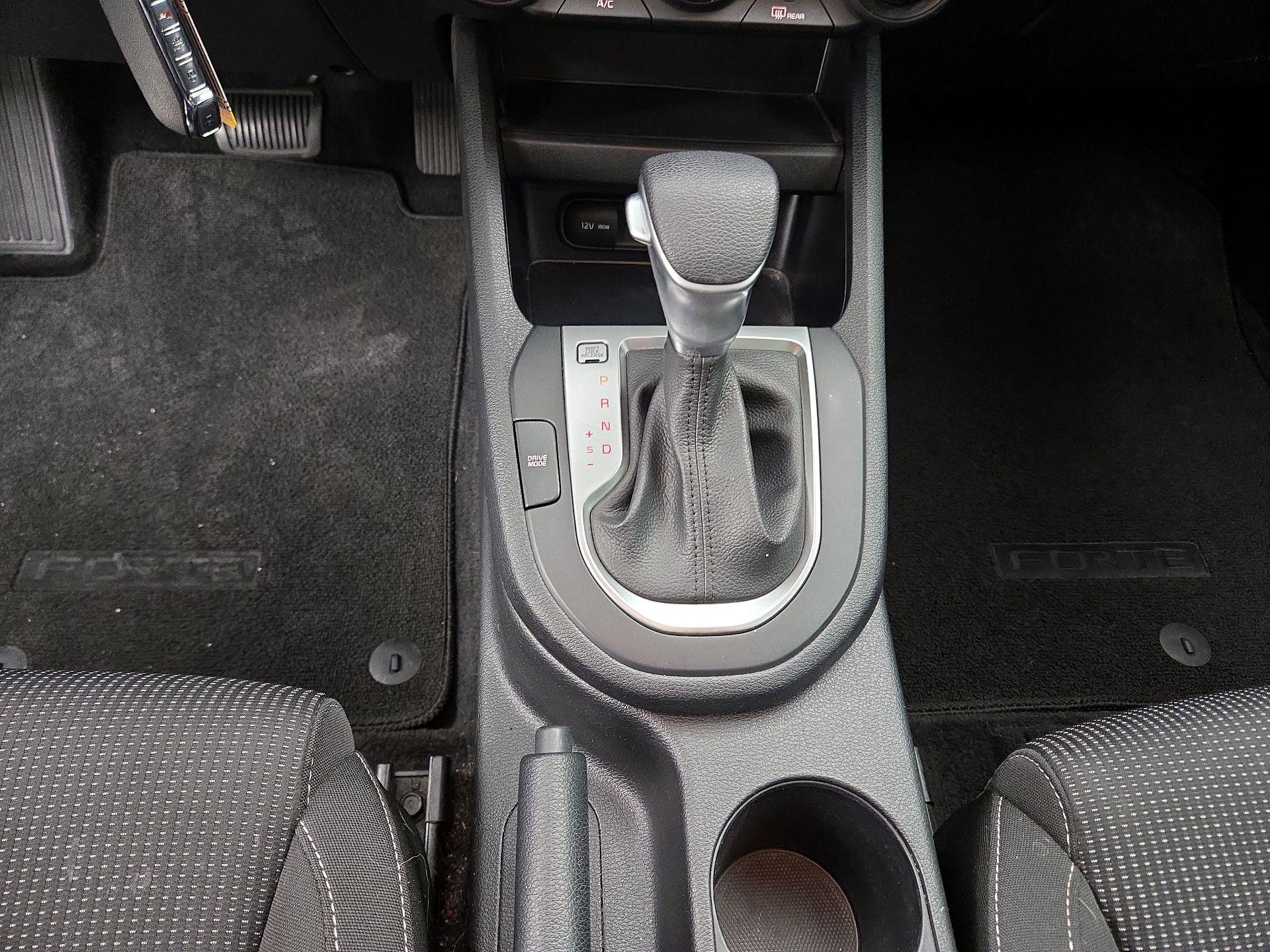 Thumbnail: 2020 Kia Forte - 17