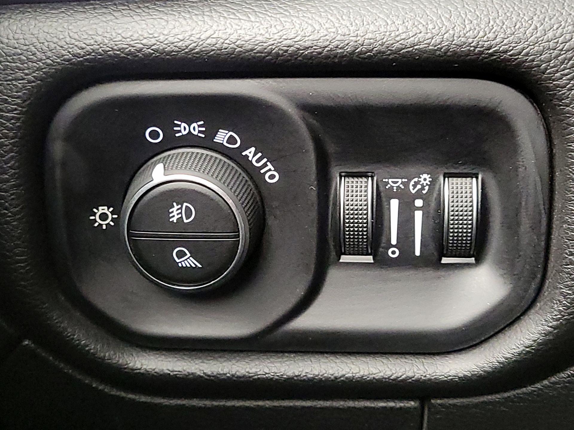 Thumbnail: 2025 RAM 1500 - 13