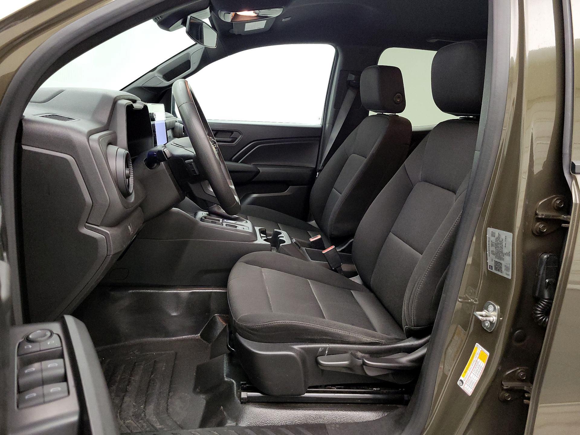 Thumbnail: 2023 Chevrolet Colorado - 11