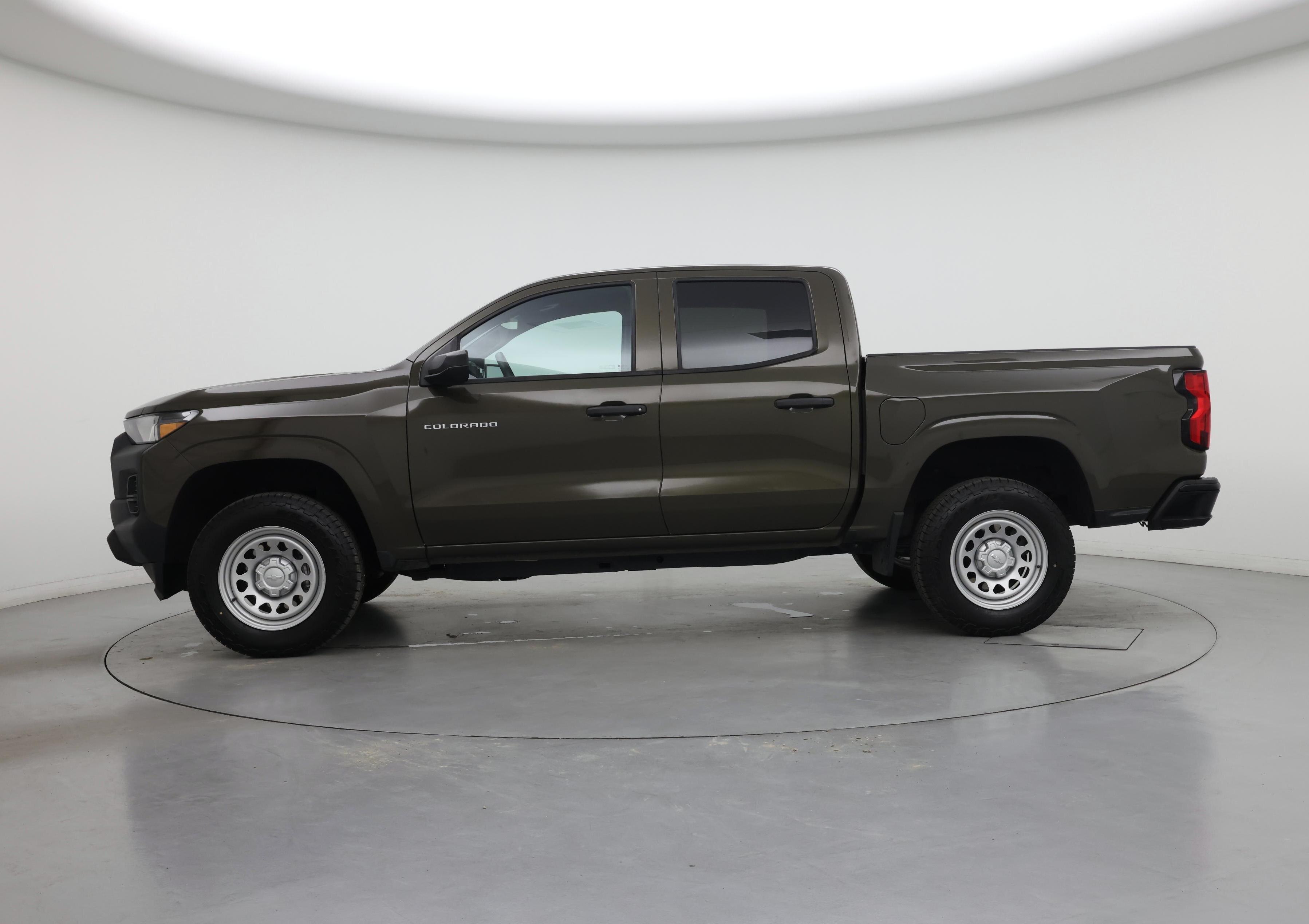 Thumbnail: 2023 Chevrolet Colorado - 3