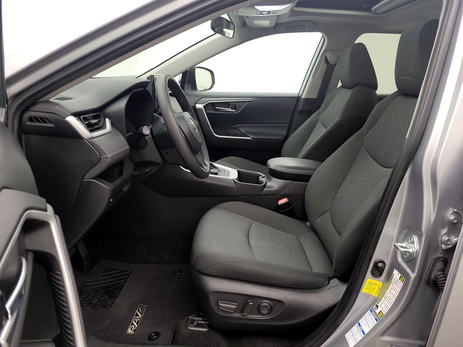 Thumbnail: 2022 Toyota RAV4 - 11