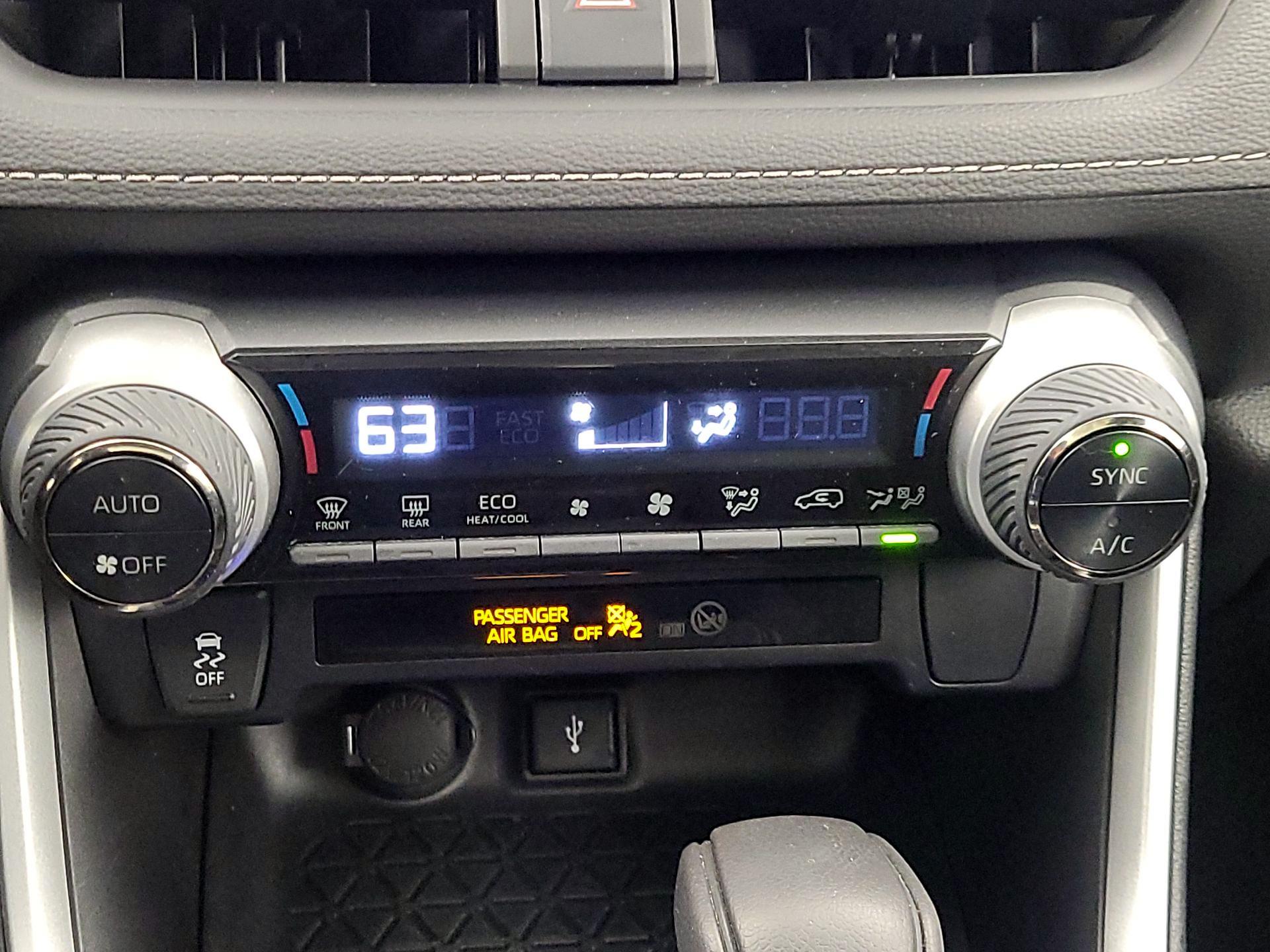 Thumbnail: 2022 Toyota RAV4 - 17