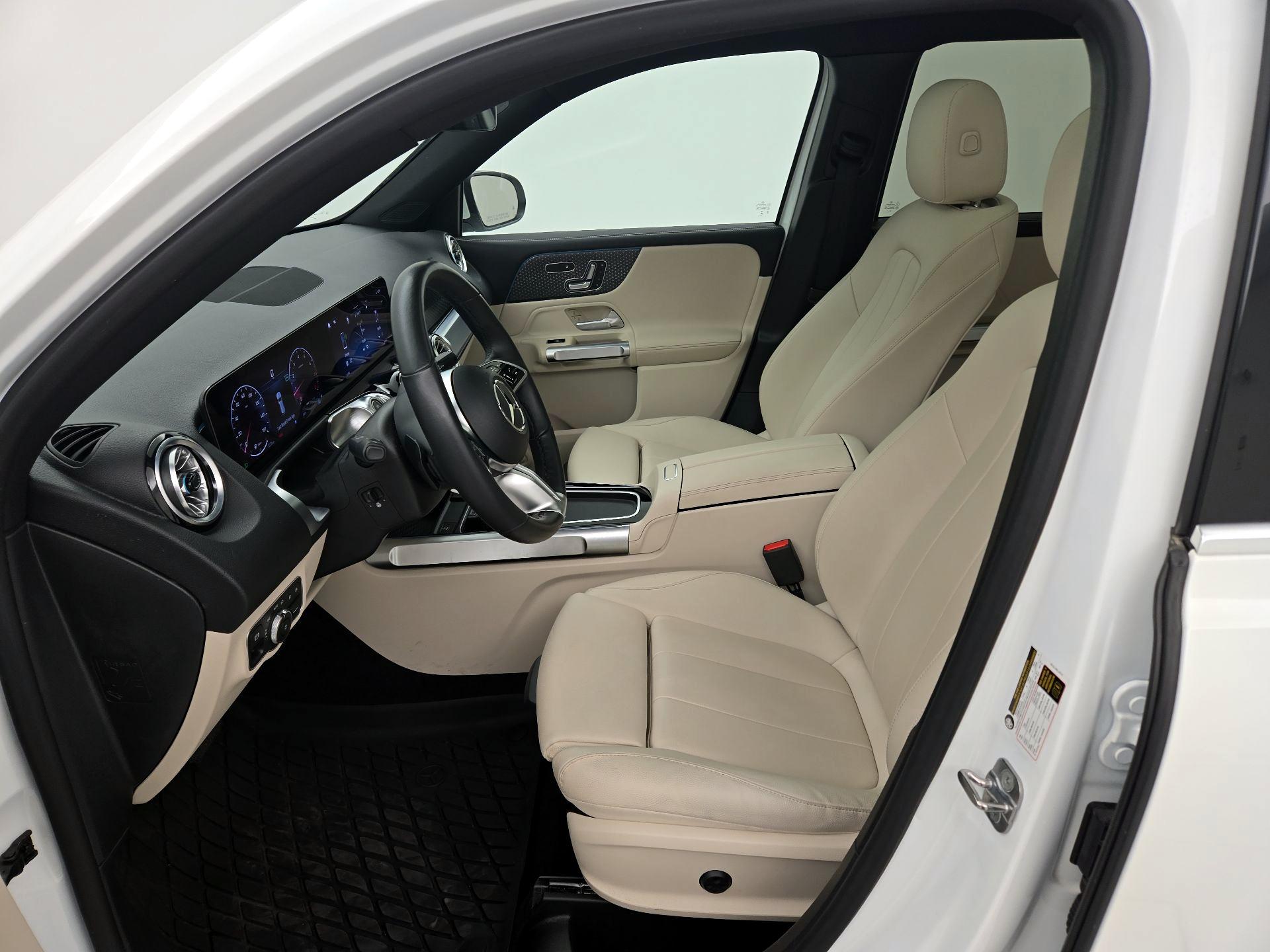 Thumbnail: 2024 Mercedes-Benz GLB - 11