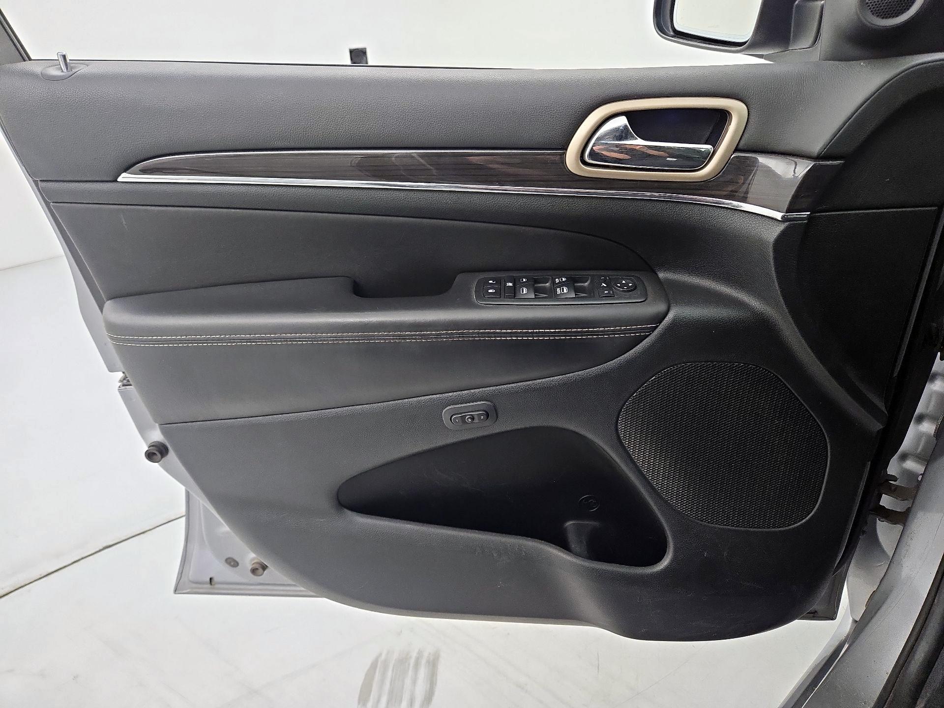 Thumbnail: 2014 Jeep Grand Cherokee - 12