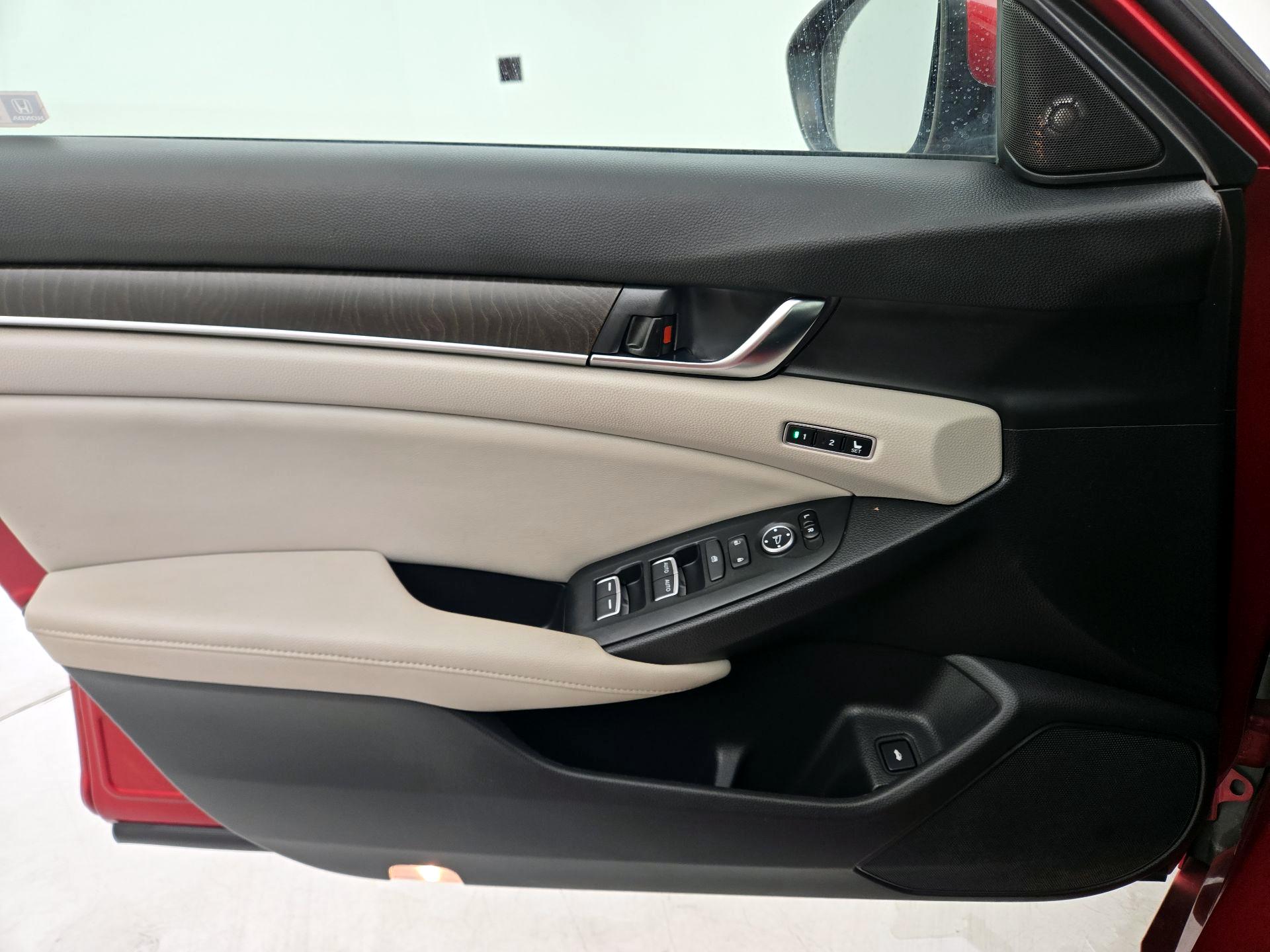 Thumbnail: 2018 Honda Accord - 12