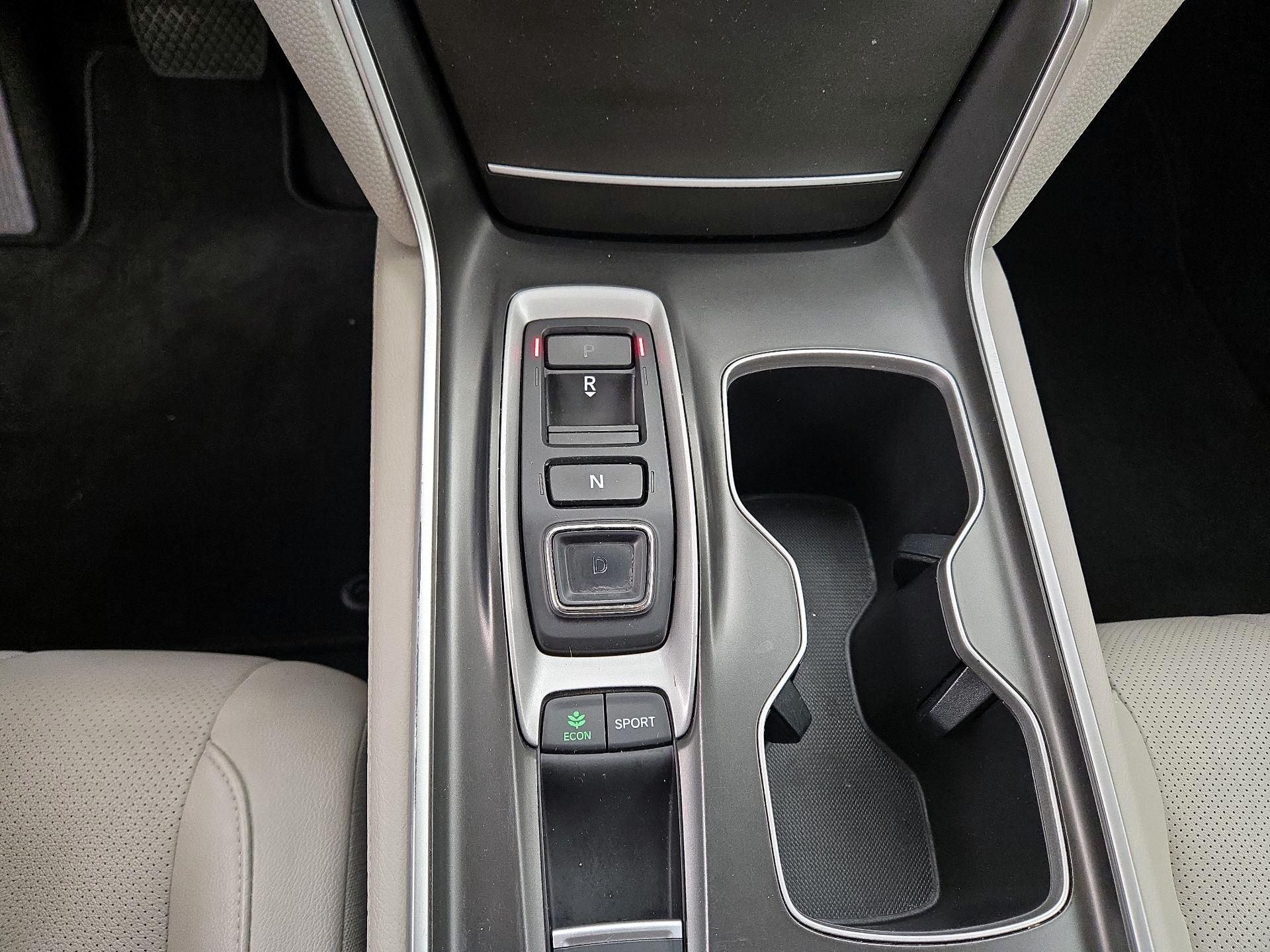 Thumbnail: 2018 Honda Accord - 18