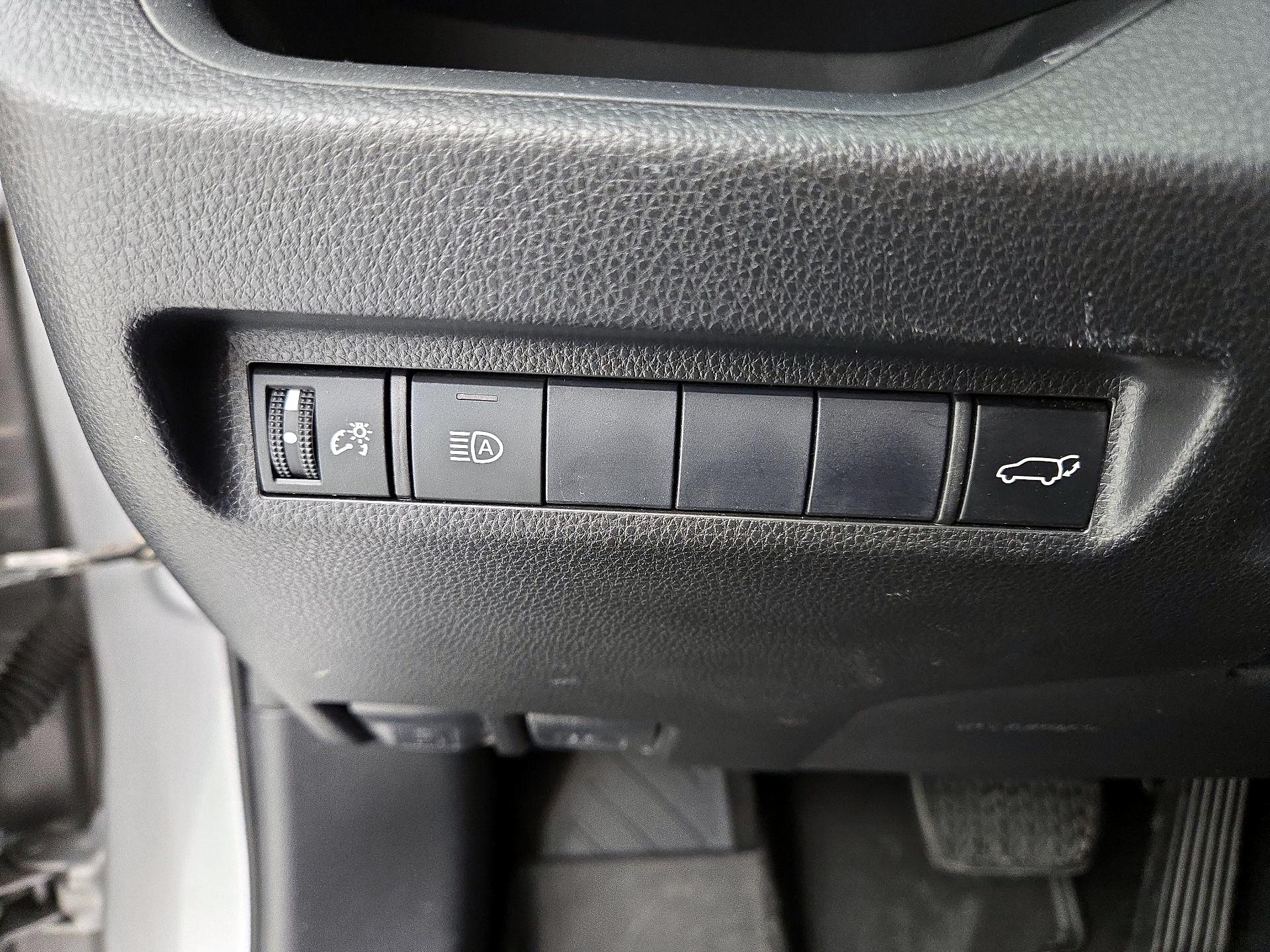 Thumbnail: 2020 Toyota RAV4 - 13