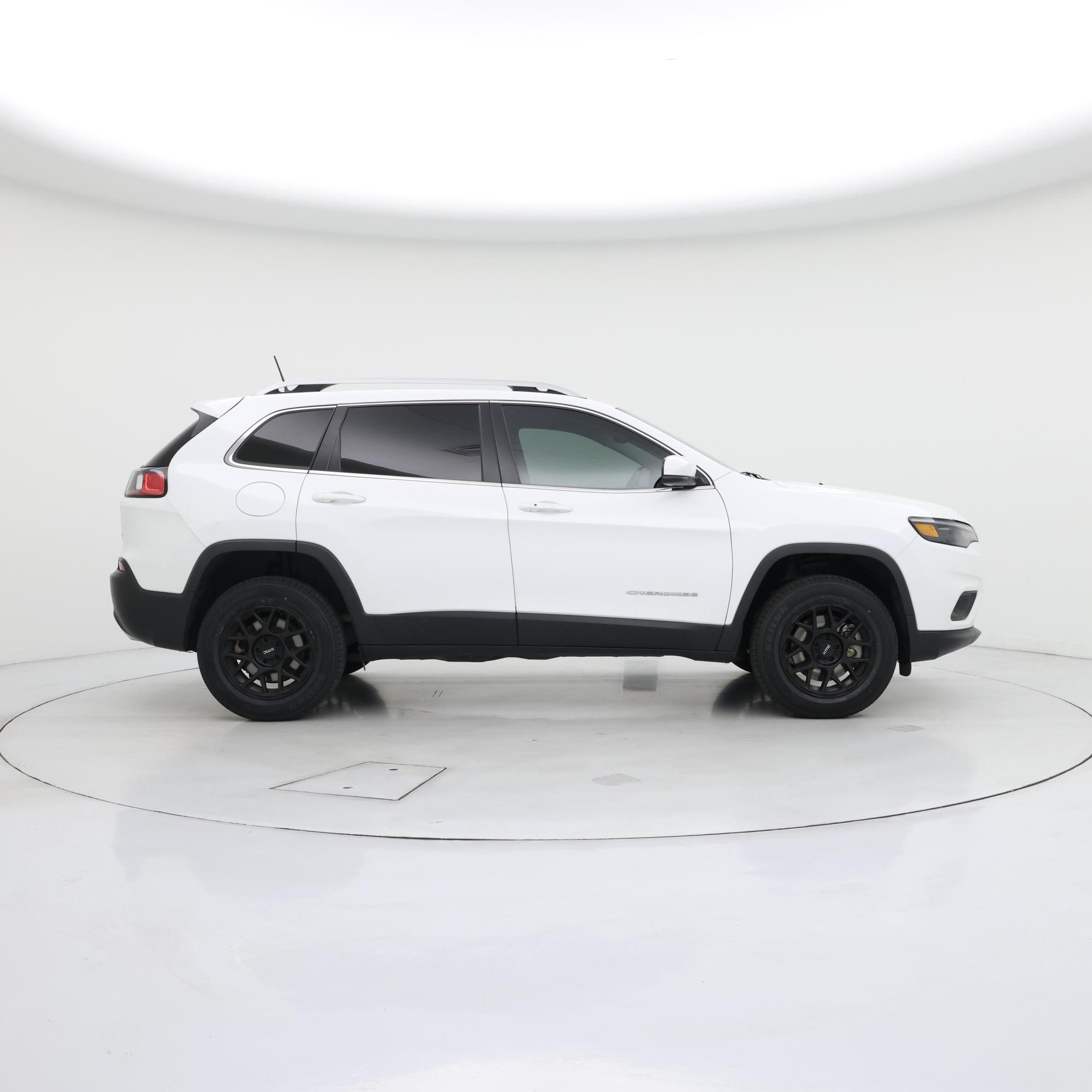 Thumbnail: 2019 Jeep Cherokee - 7
