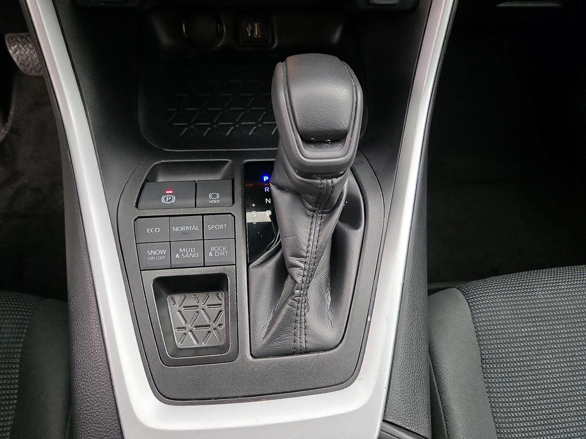 Thumbnail: 2024 Toyota RAV4 - 17