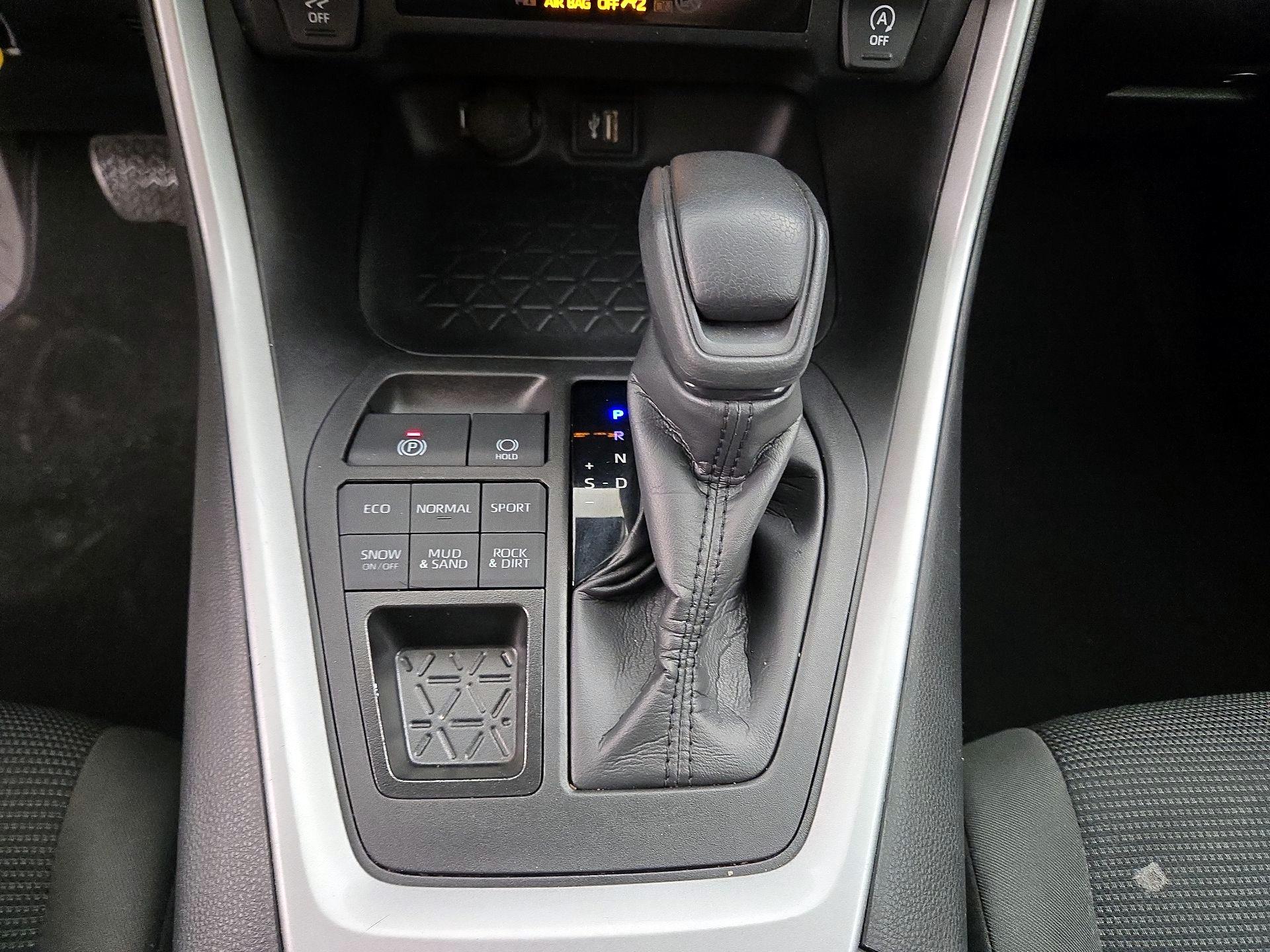 Thumbnail: 2024 Toyota RAV4 - 17