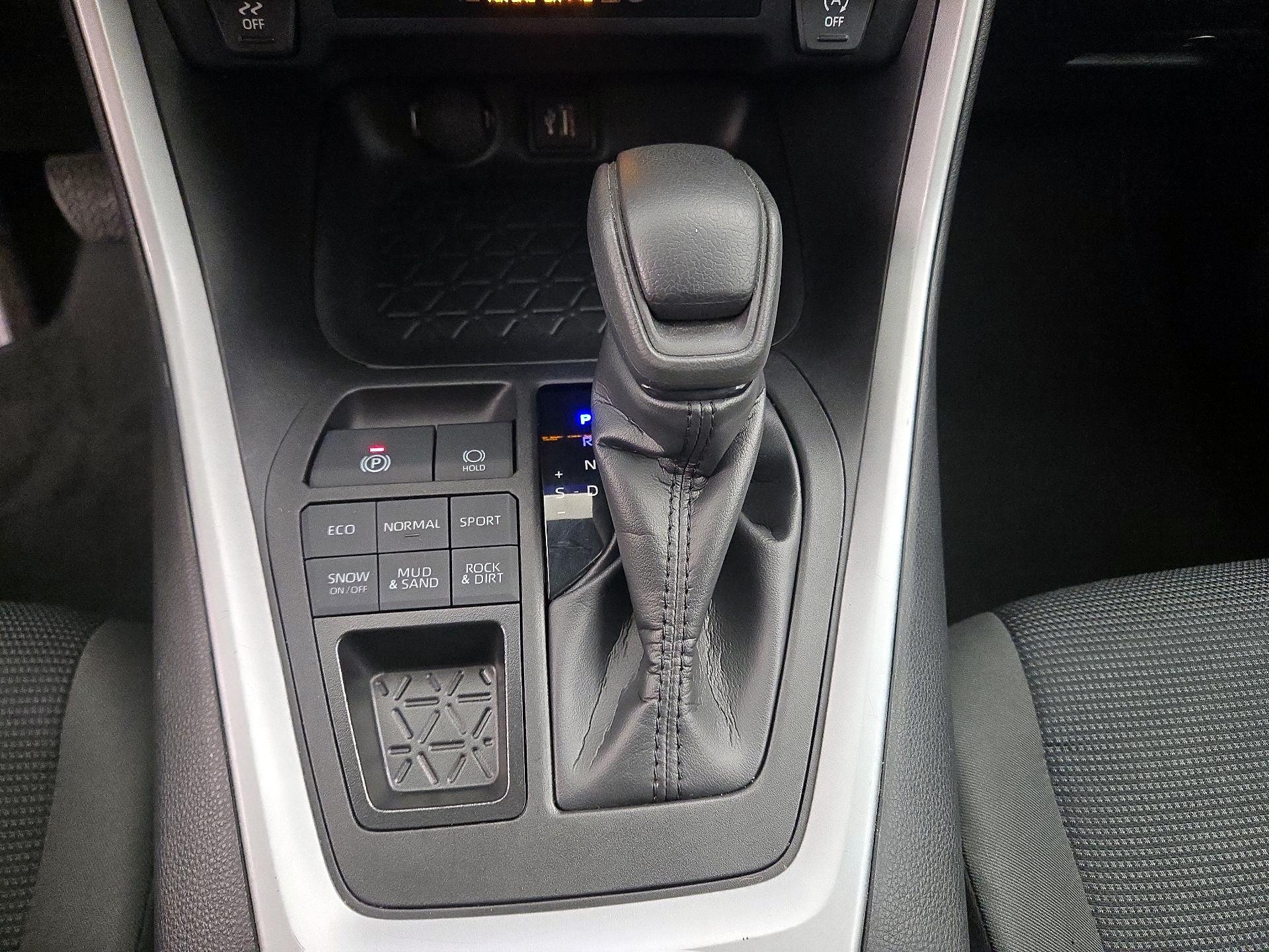 Thumbnail: 2024 Toyota RAV4 - 17