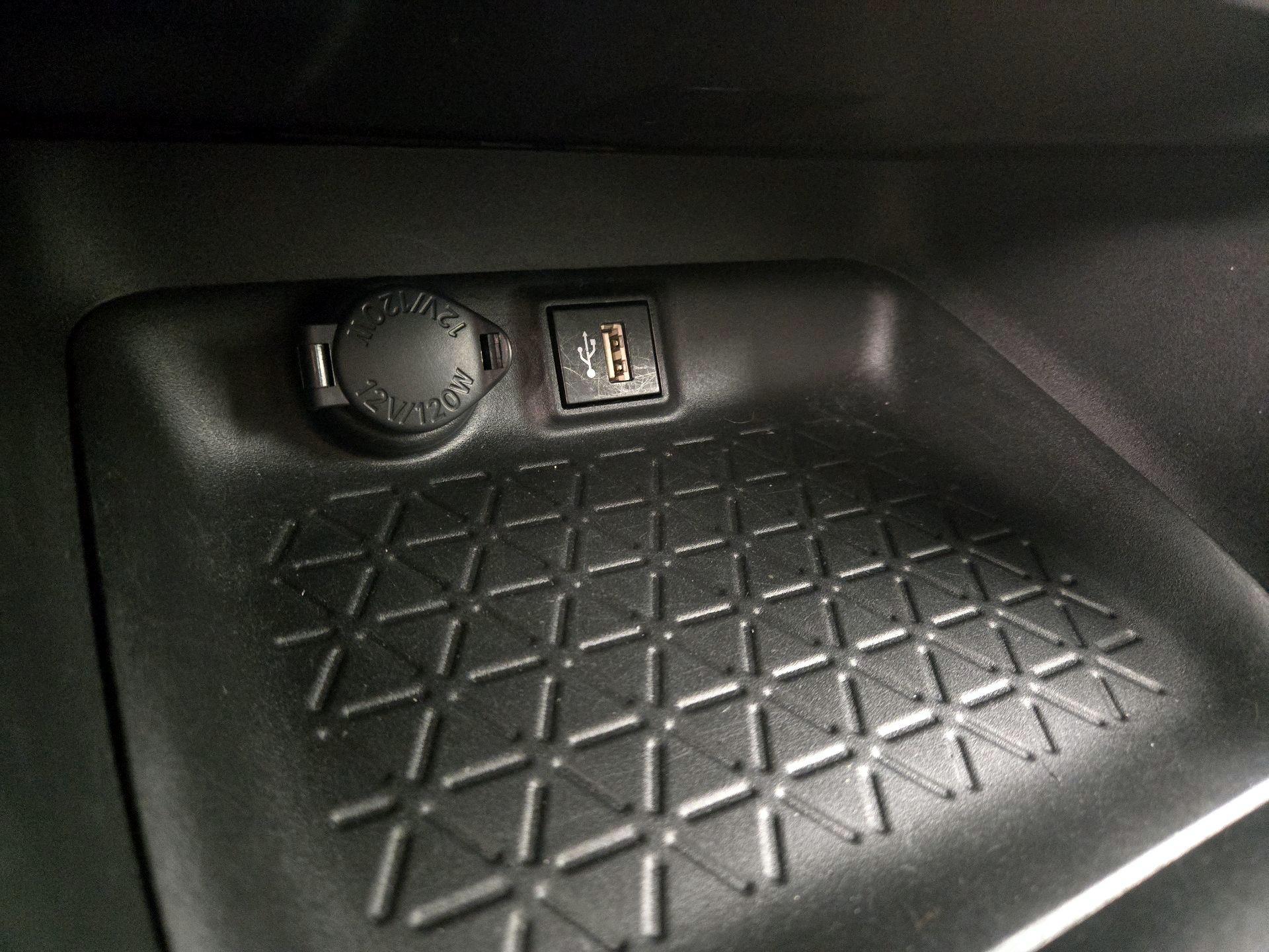 Thumbnail: 2024 Toyota RAV4 - 18