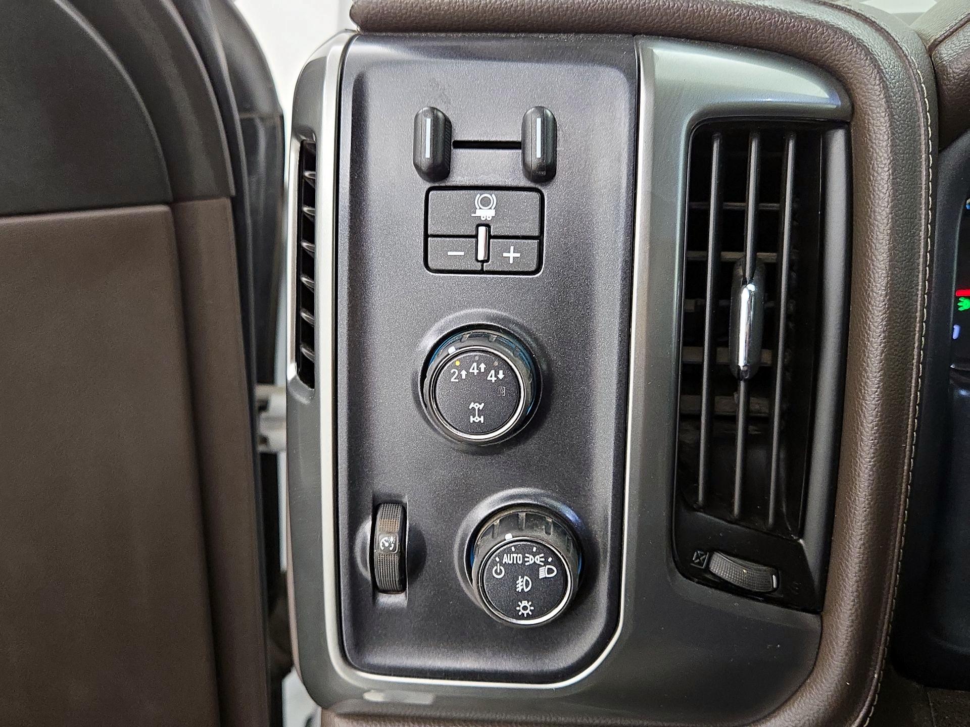 Thumbnail: 2019 Chevrolet Silverado 3500 - 13