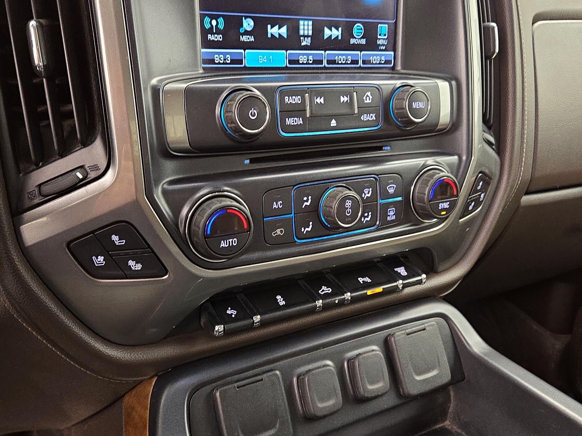 Thumbnail: 2019 Chevrolet Silverado 3500 - 16