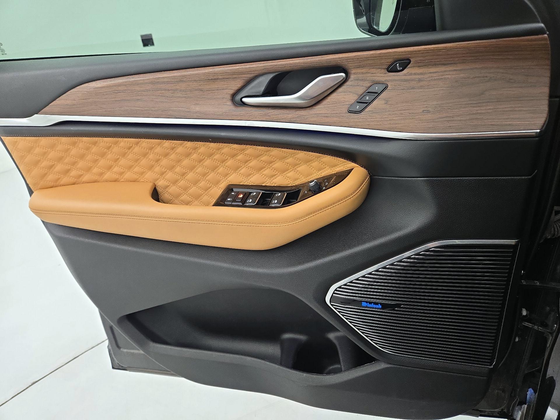 Thumbnail: 2023 Jeep Grand Cherokee L - 12