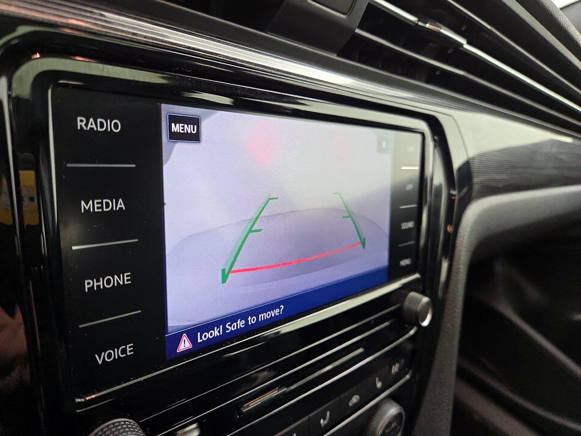 Thumbnail: 2021 Volkswagen Passat - 15