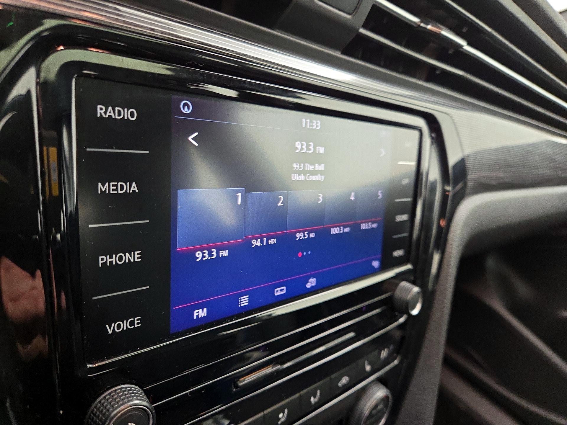 Thumbnail: 2021 Volkswagen Passat - 16