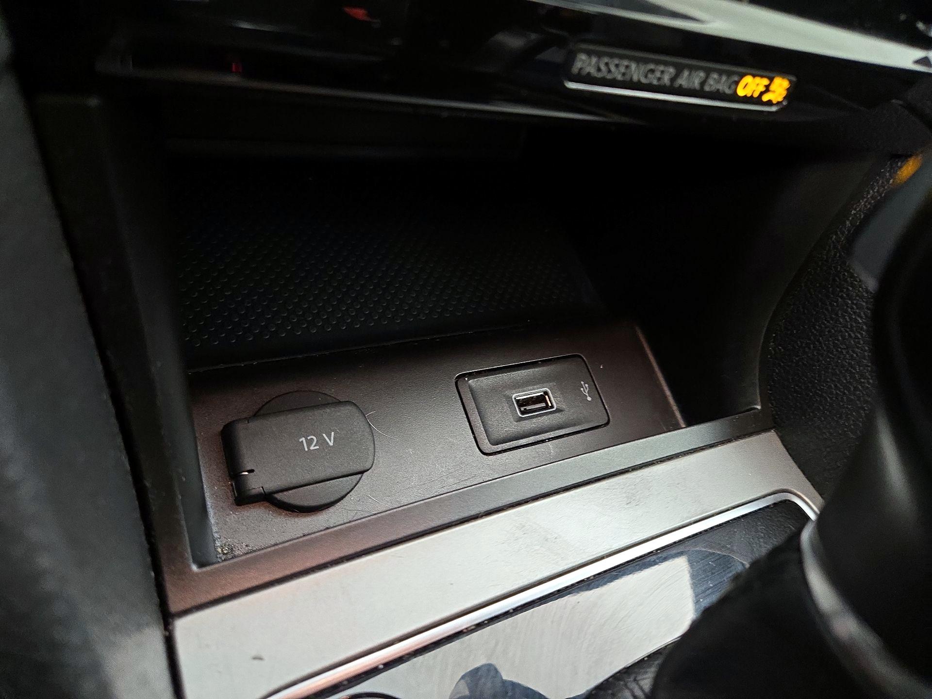 Thumbnail: 2021 Volkswagen Passat - 19