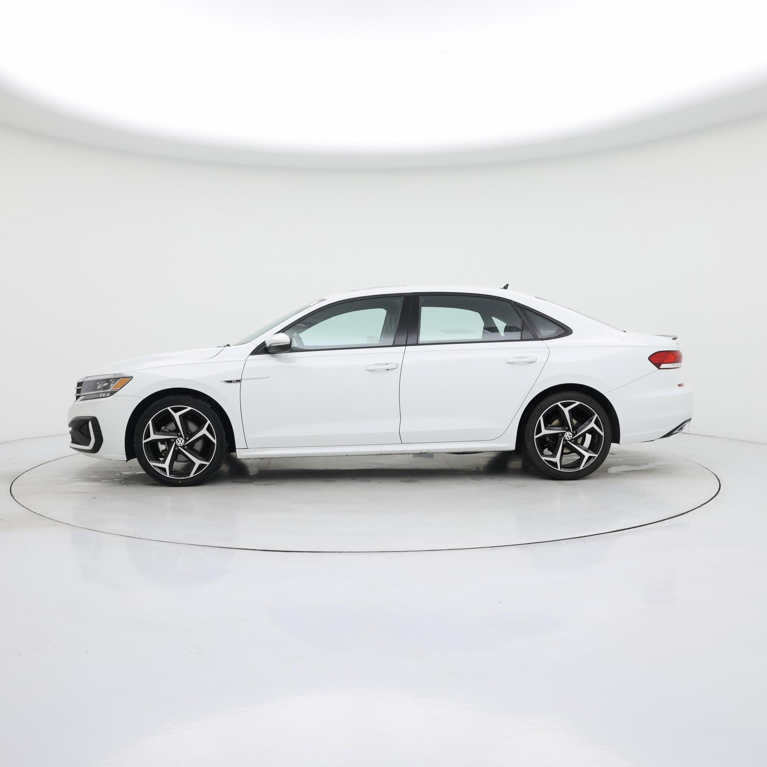 Thumbnail: 2021 Volkswagen Passat - 3