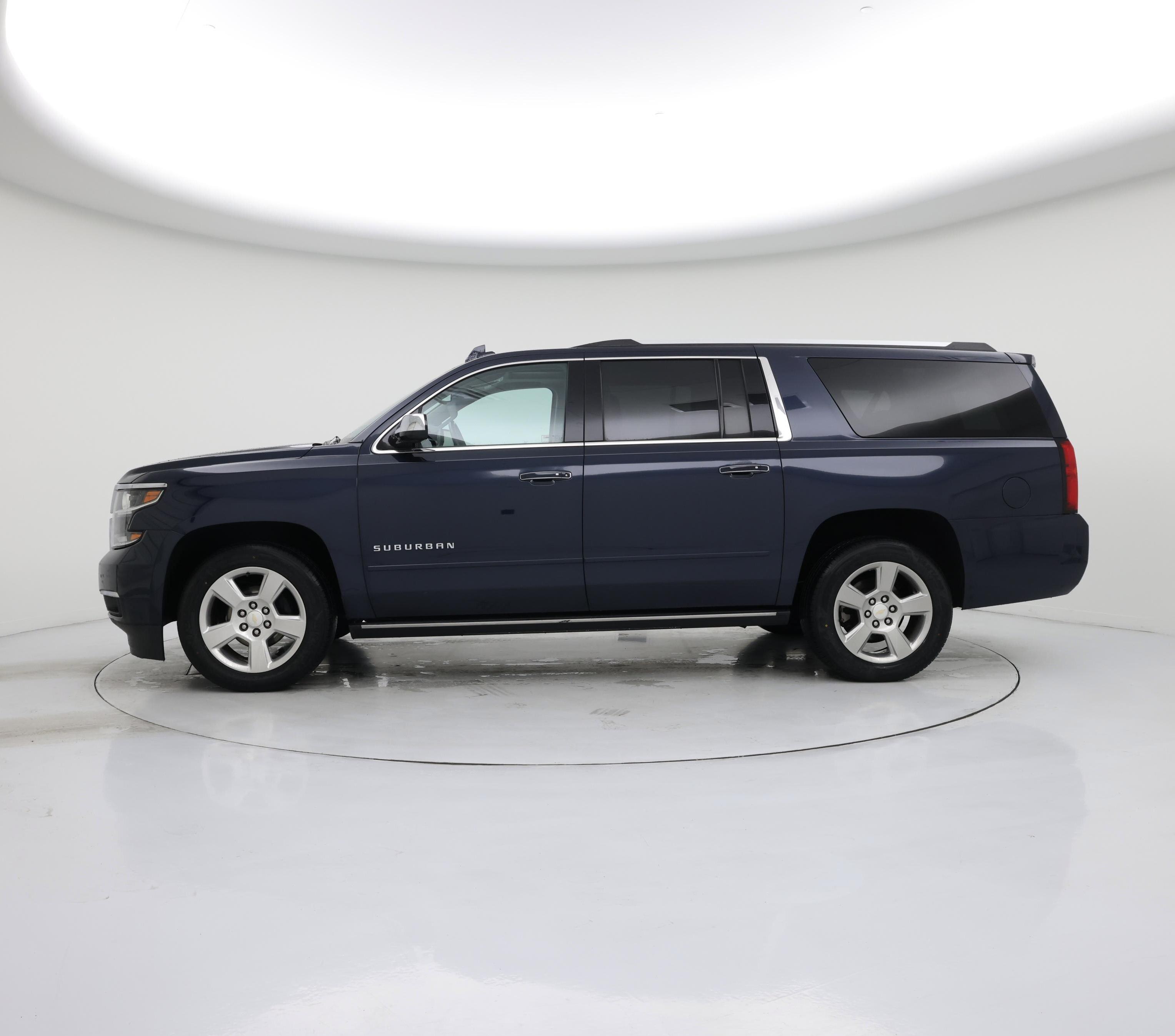Thumbnail: 2020 Chevrolet Suburban - 3