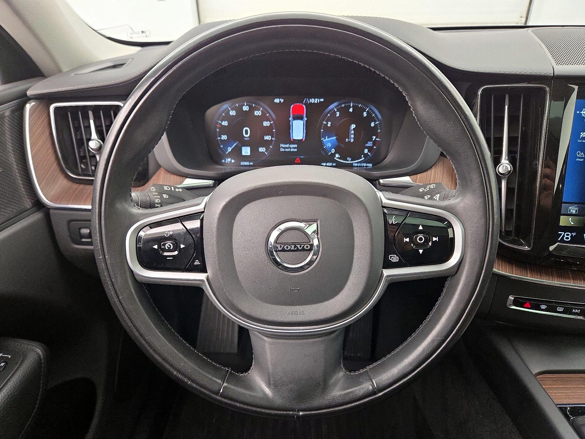 Thumbnail: 2020 Volvo XC60 - 10