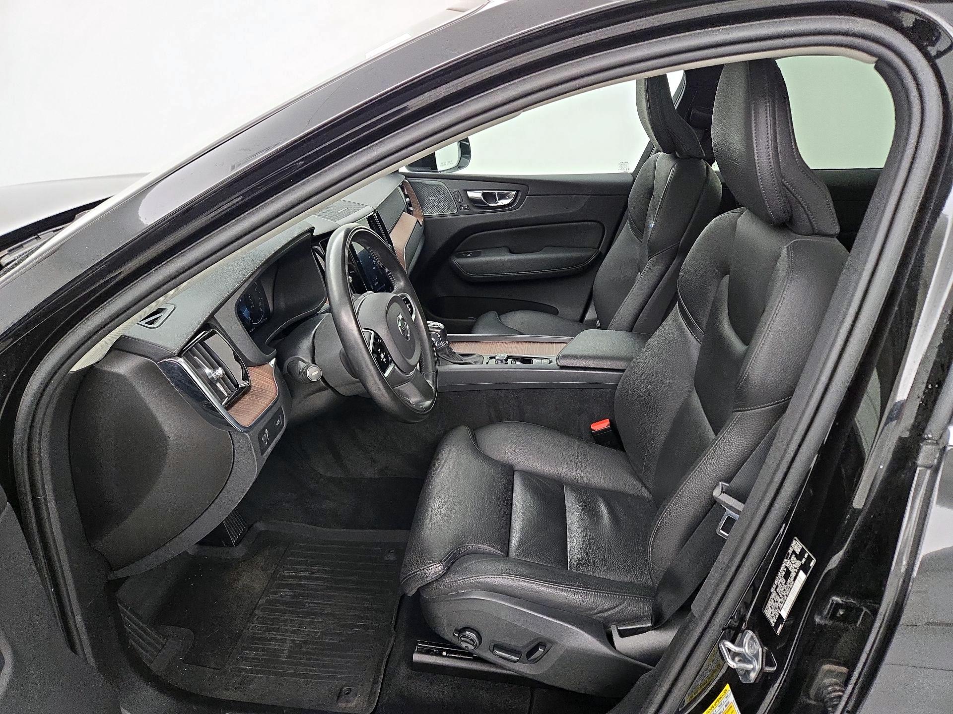 Thumbnail: 2020 Volvo XC60 - 11